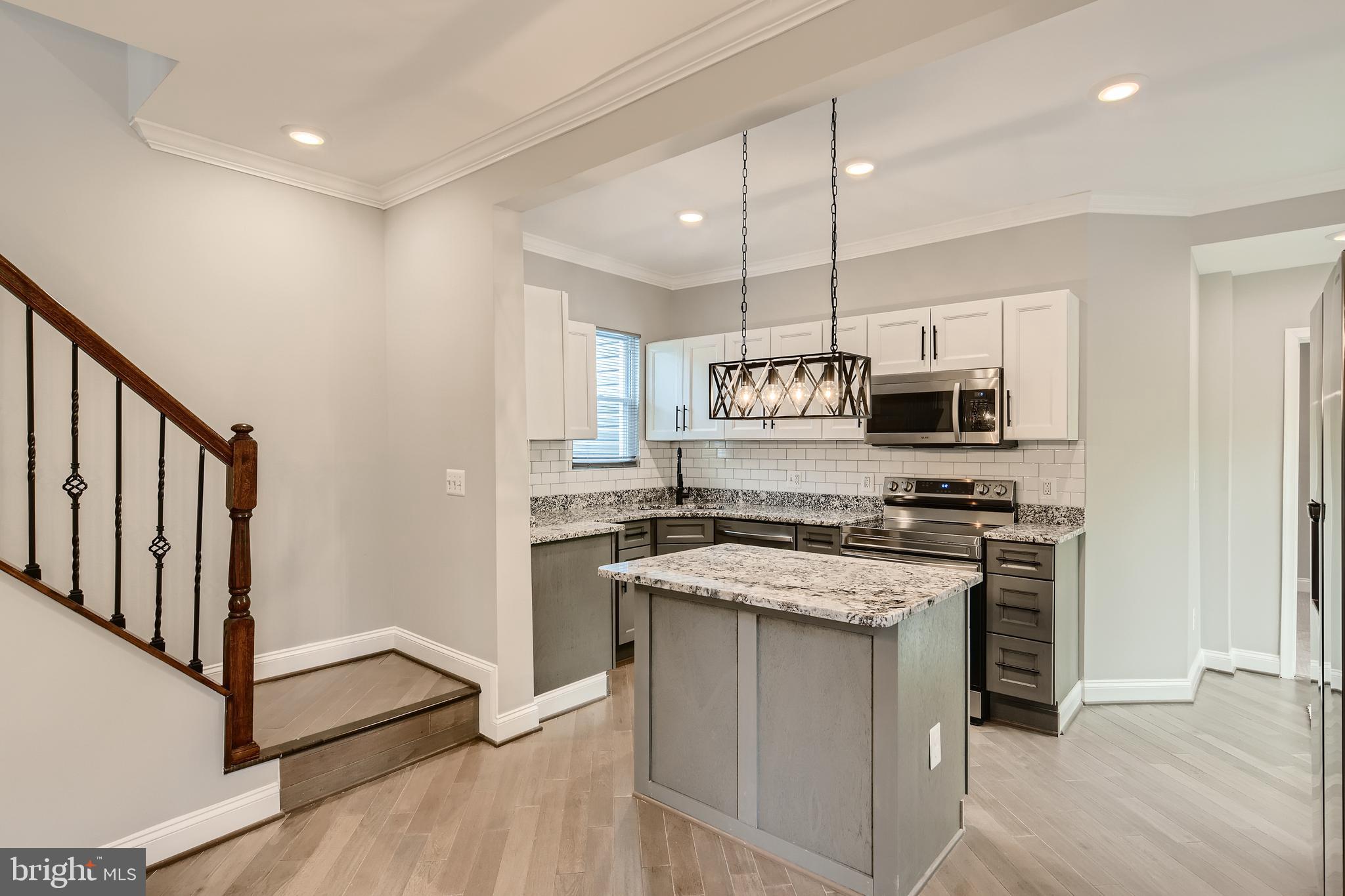 LANDSDOWNE - Residential