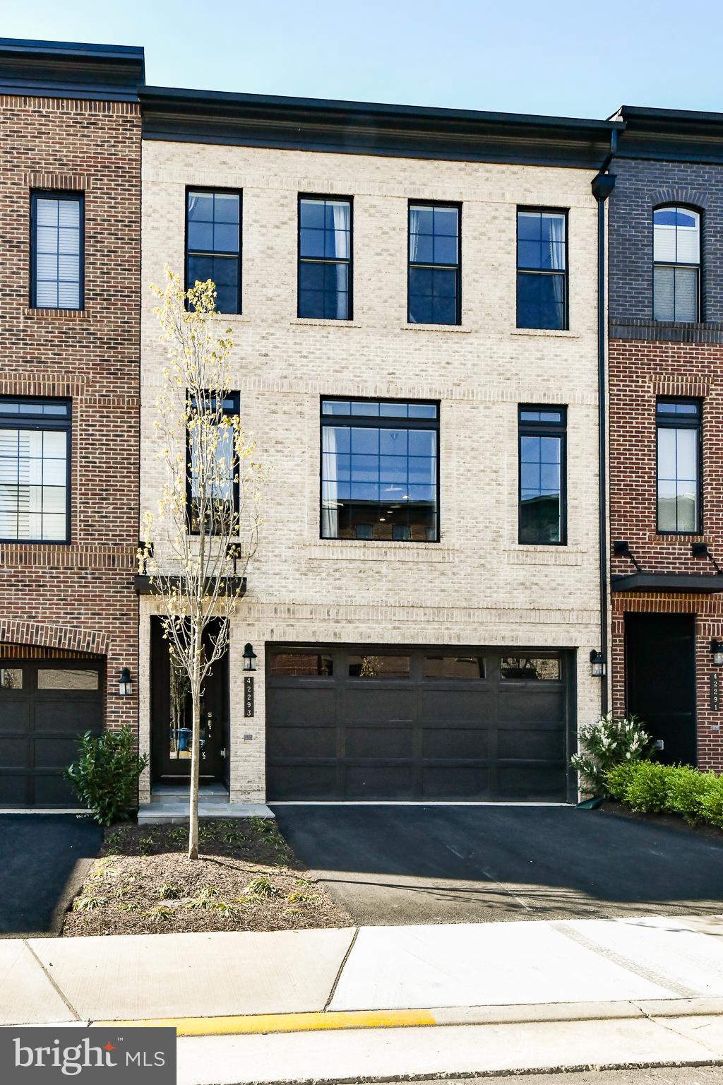 BRAMBLETON TOWN CENTER - Residential Lease