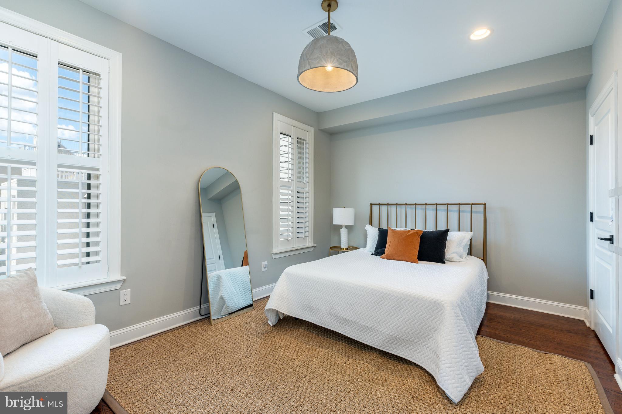 GRADUATE HOSPITAL - Residential