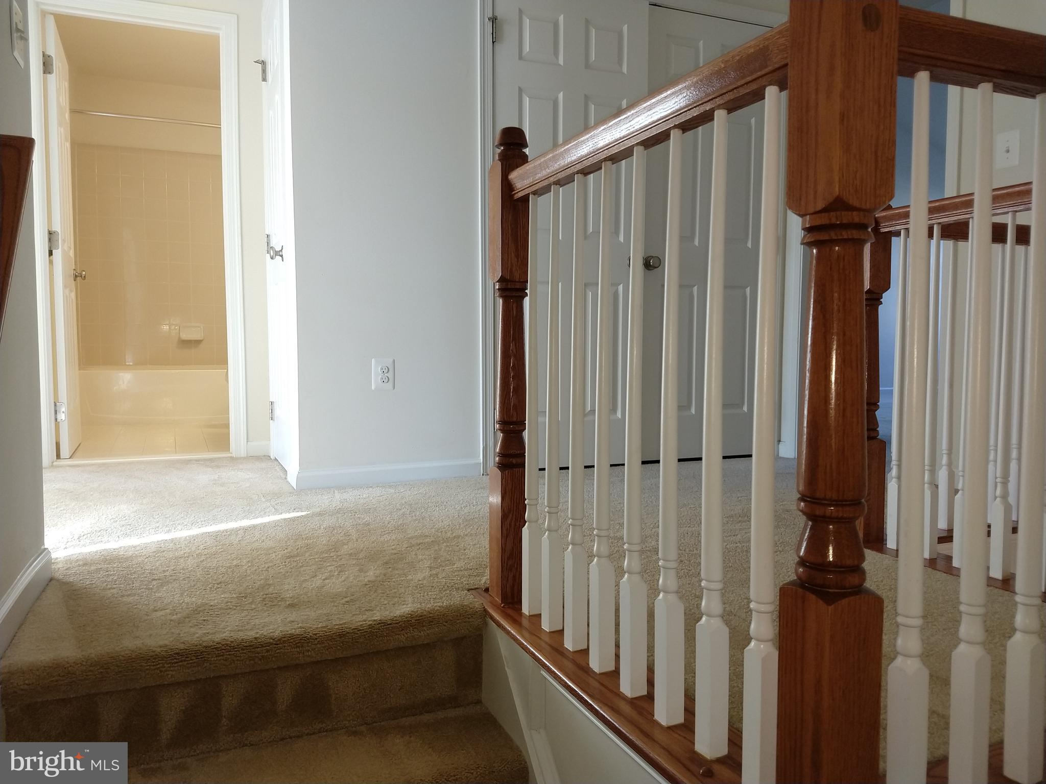 LOUDOUN VALLEY ESTATES 2 - Residential Lease