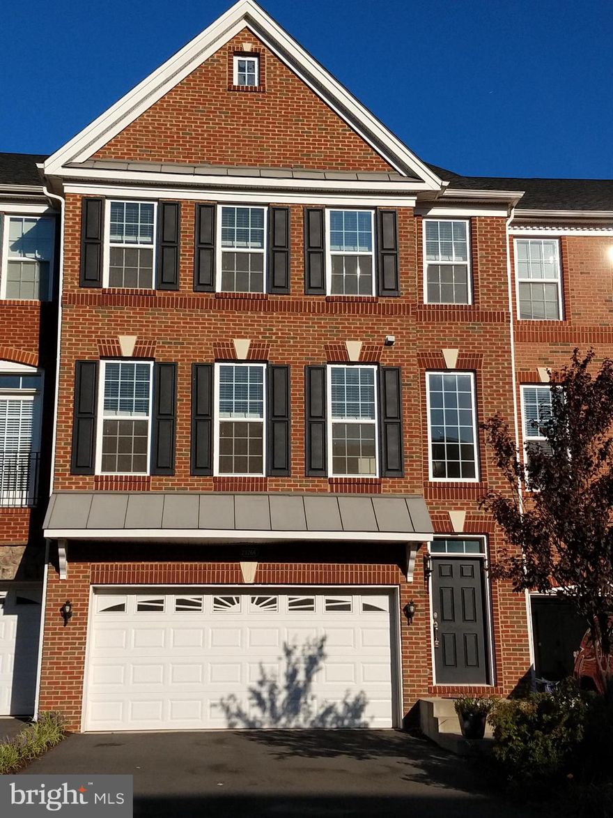 Don't Miss this Beautiful 3 Level Townhome in the Loudoun Valley Estates 2 community FOR RENT!!! Granite Countertop, Stainless Steel Appliances, Walk in Pantry  with Loudoun Valley community  Facilities including Club House. CLOSE to AOL, RAYTHEON and VERIZON.
