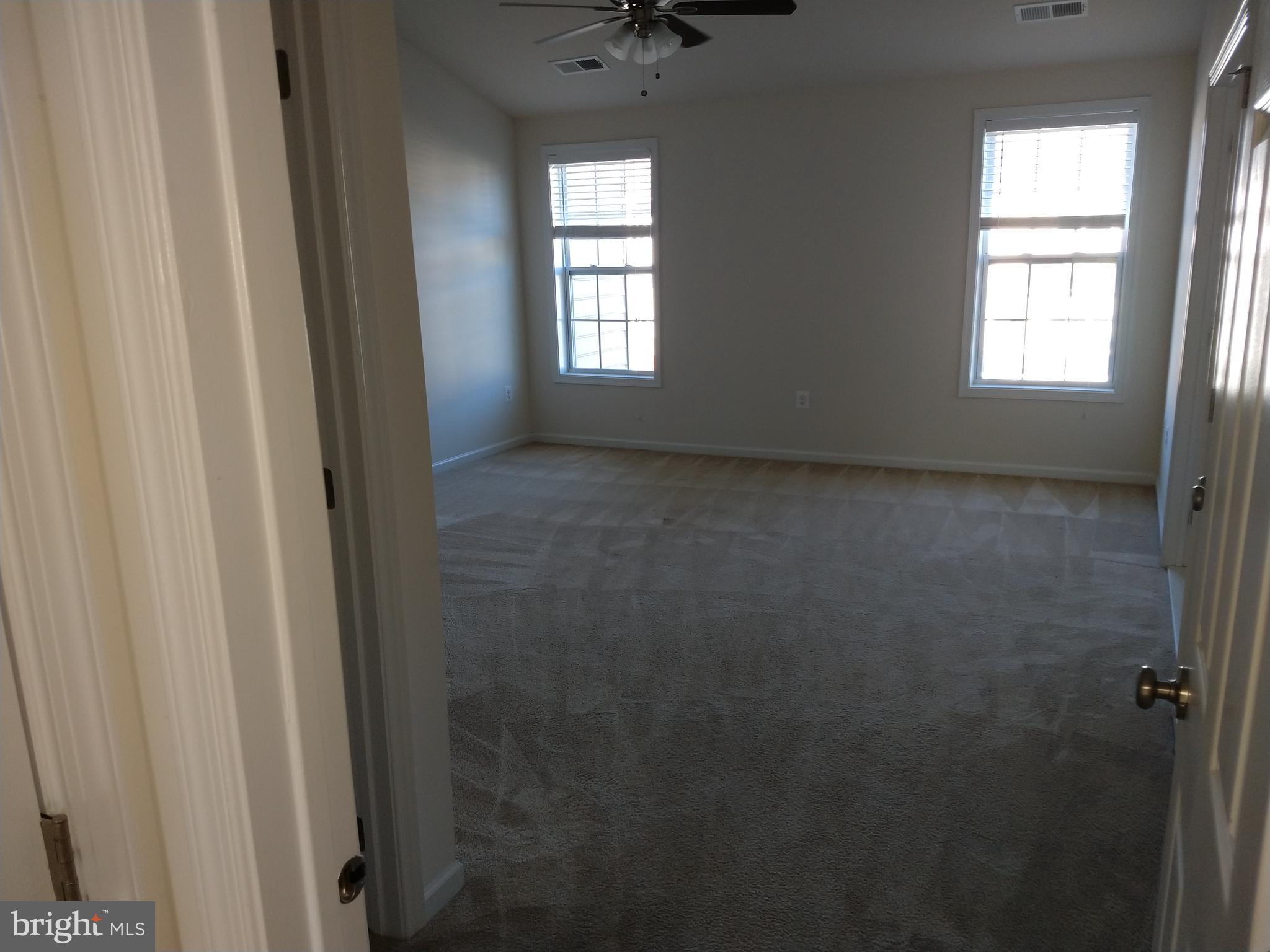 LOUDOUN VALLEY ESTATES 2 - Residential Lease