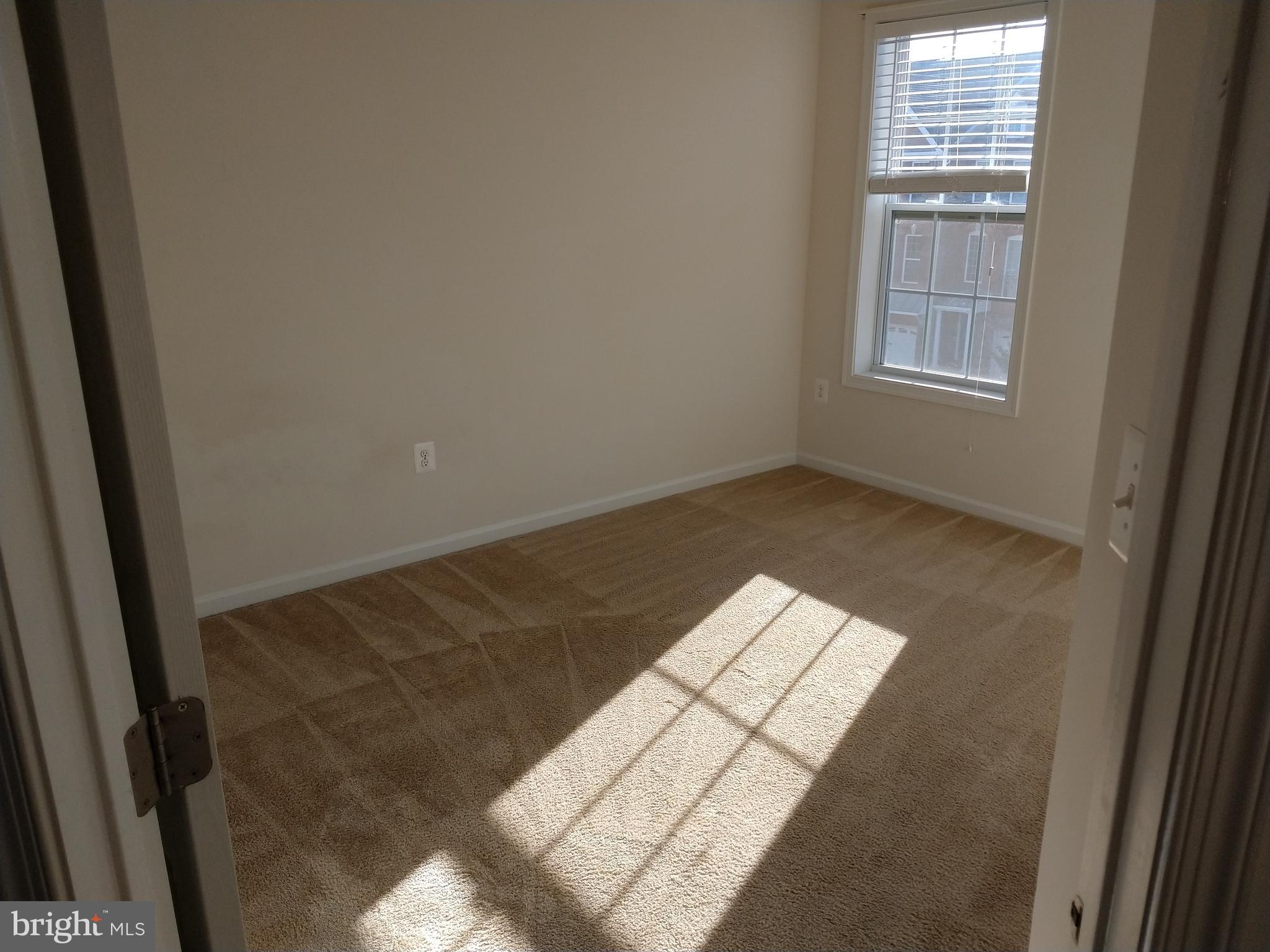 LOUDOUN VALLEY ESTATES 2 - Residential Lease