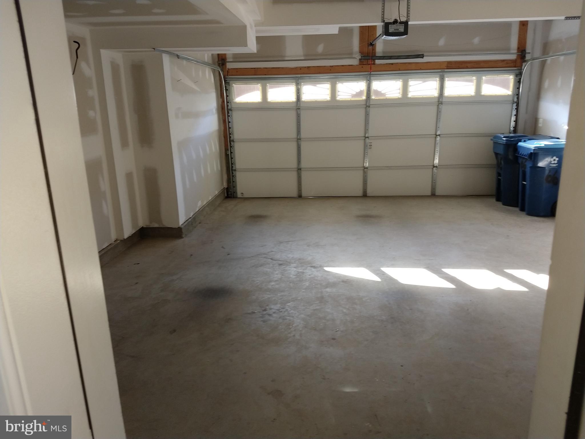 LOUDOUN VALLEY ESTATES 2 - Residential Lease