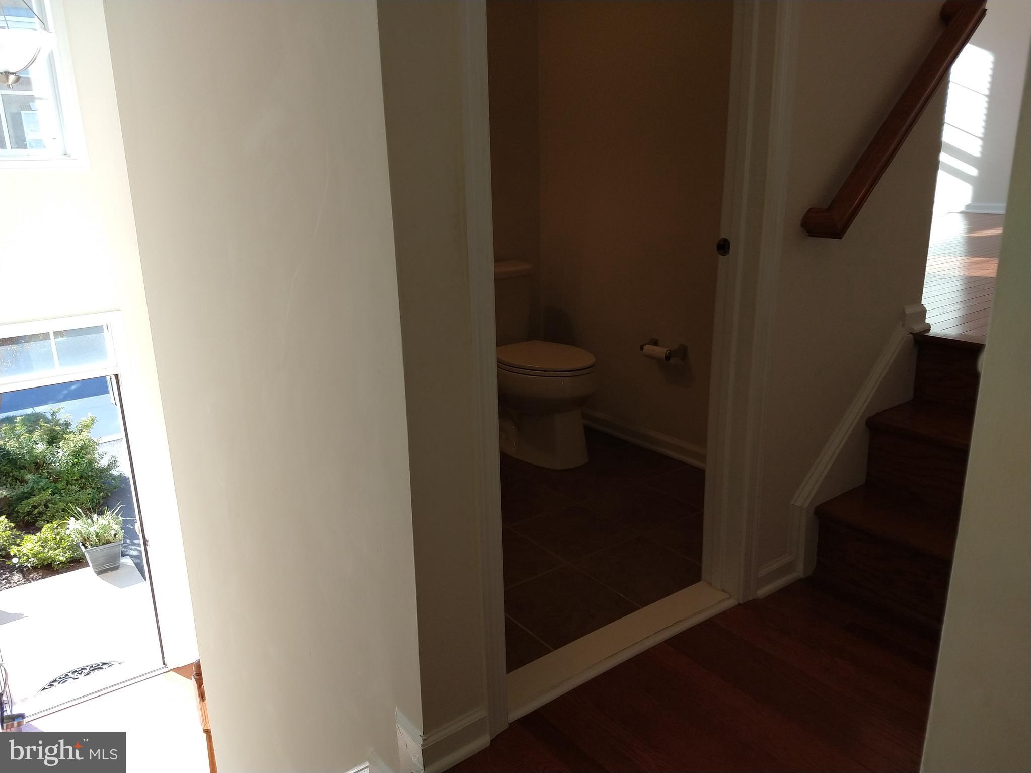 LOUDOUN VALLEY ESTATES 2 - Residential Lease