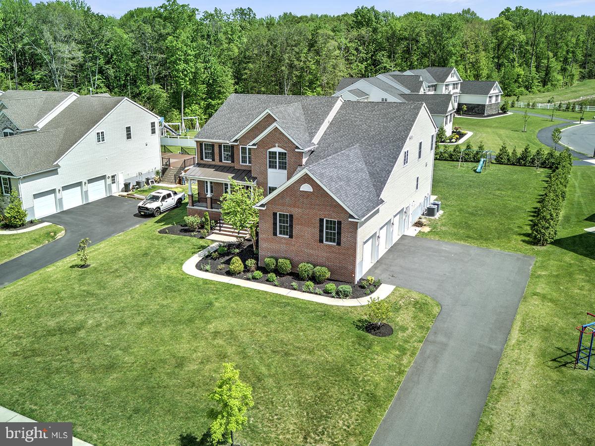 6 CONDOR COURT