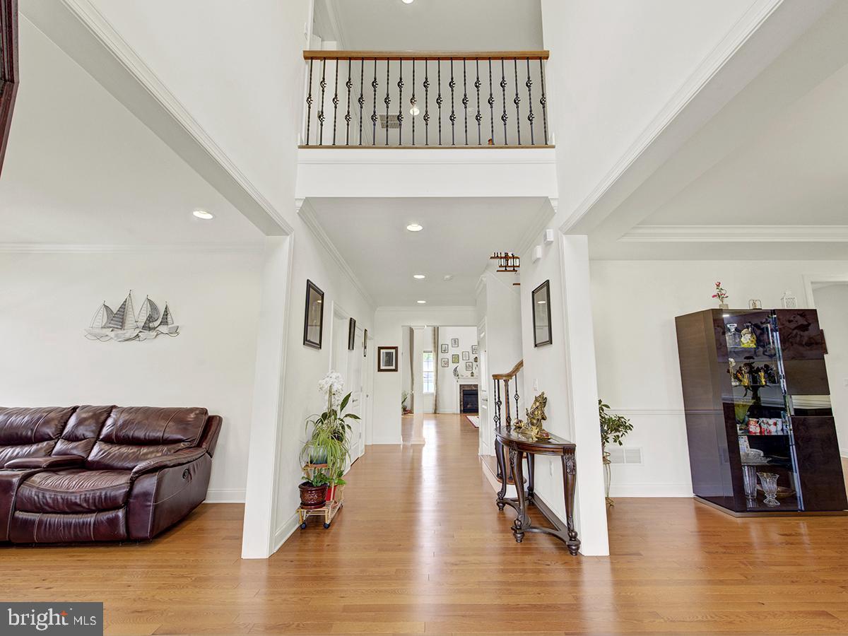 6 CONDOR COURT