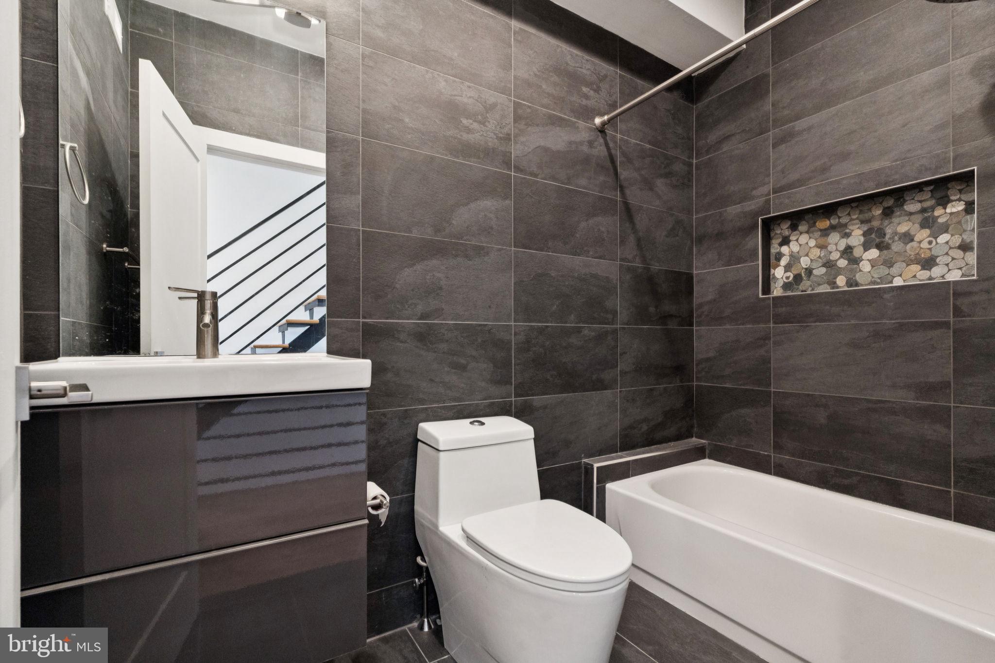 POINT BREEZE - Residential