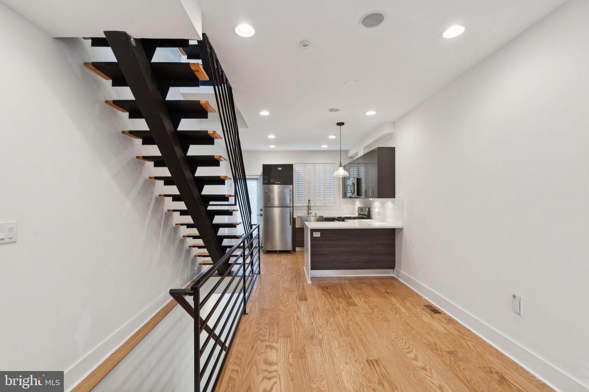 POINT BREEZE - Residential