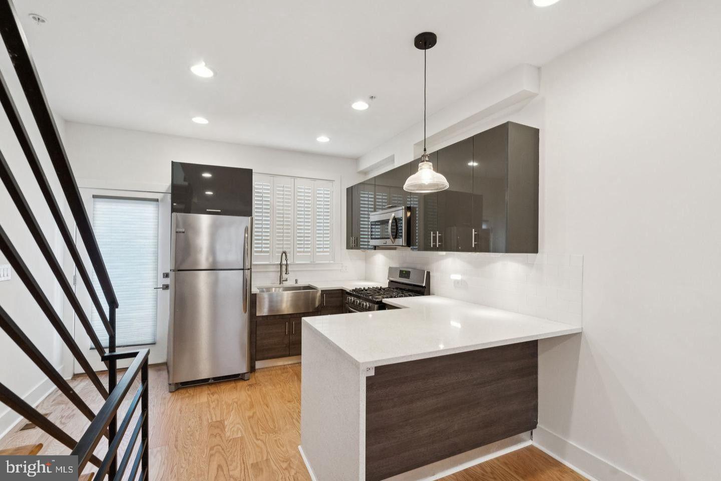 POINT BREEZE - Residential