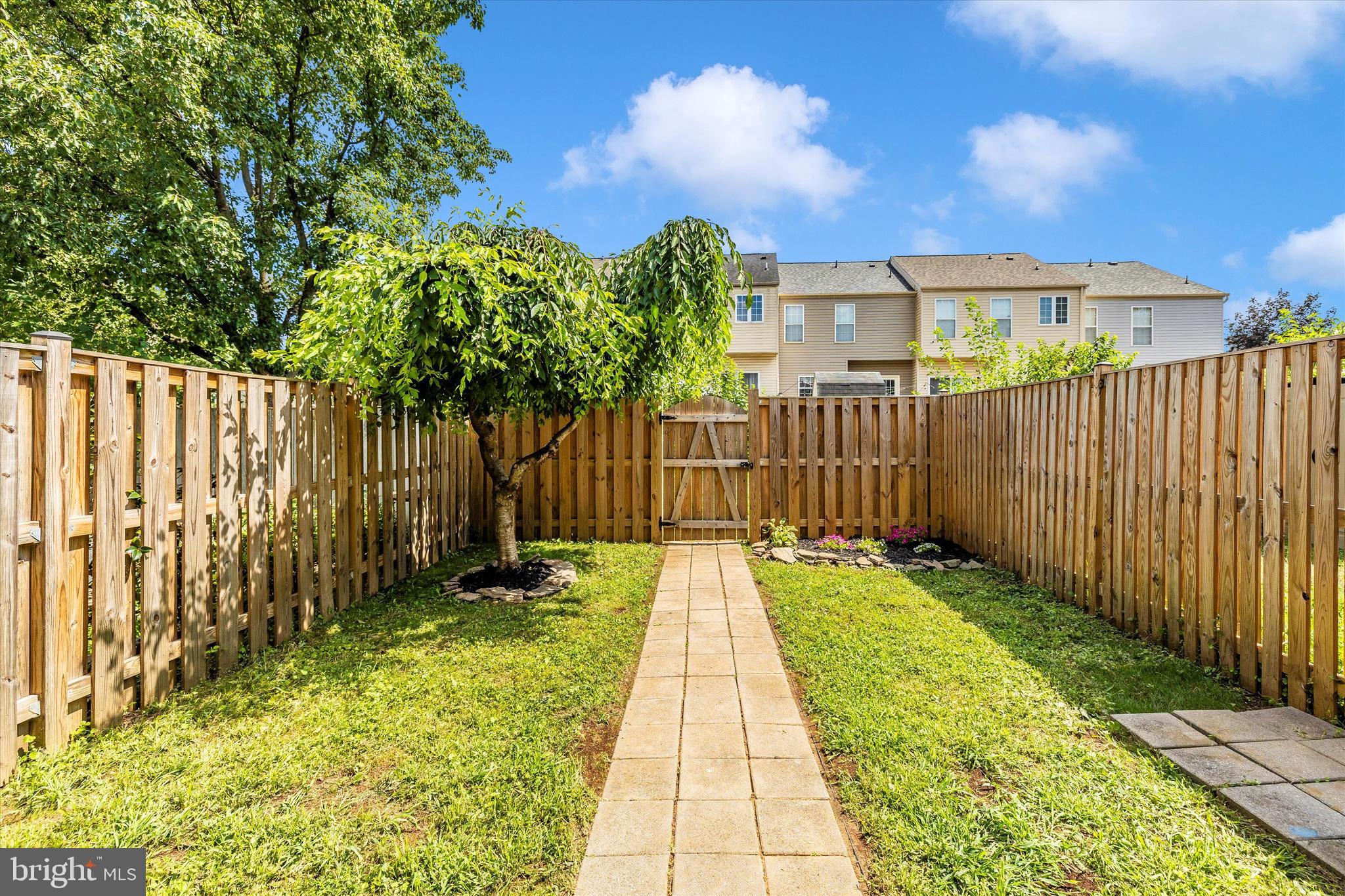 WILLOW BROOK - Residential