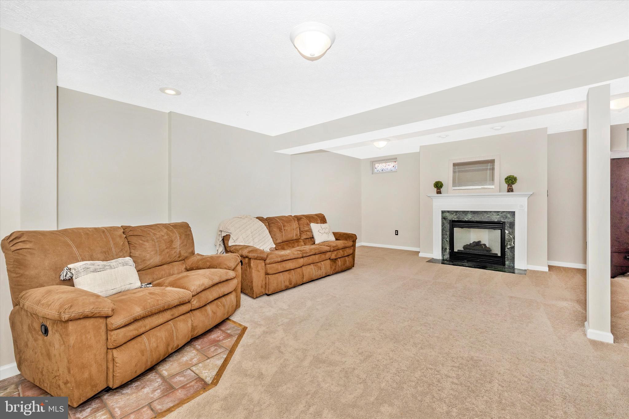 WILLOW BROOK - Residential