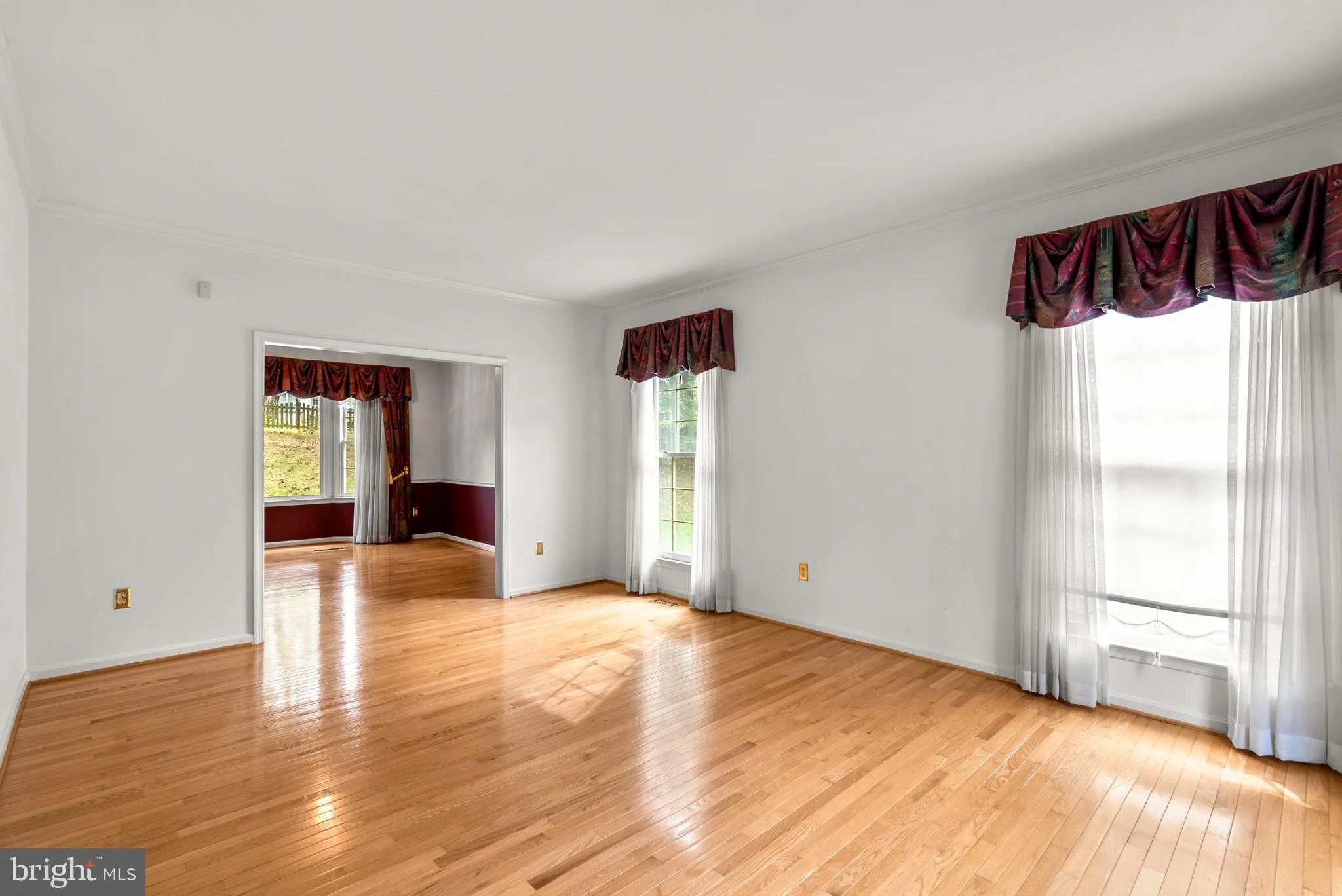 Silver Spring, Maryland 20904, United States, 5 Bedrooms Bedrooms, ,4 BathroomsBathrooms,Residential,Active,203064