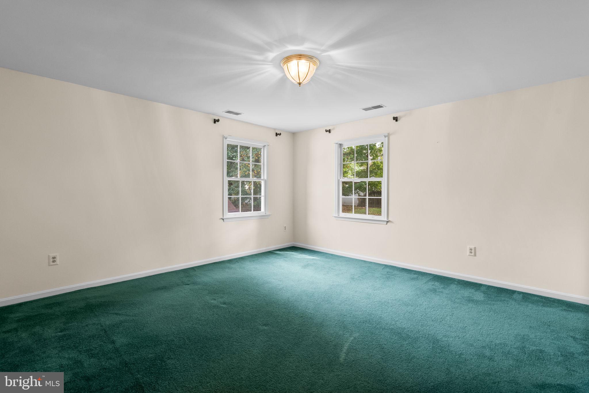 SHERWOOD FOREST MANOR - Residential