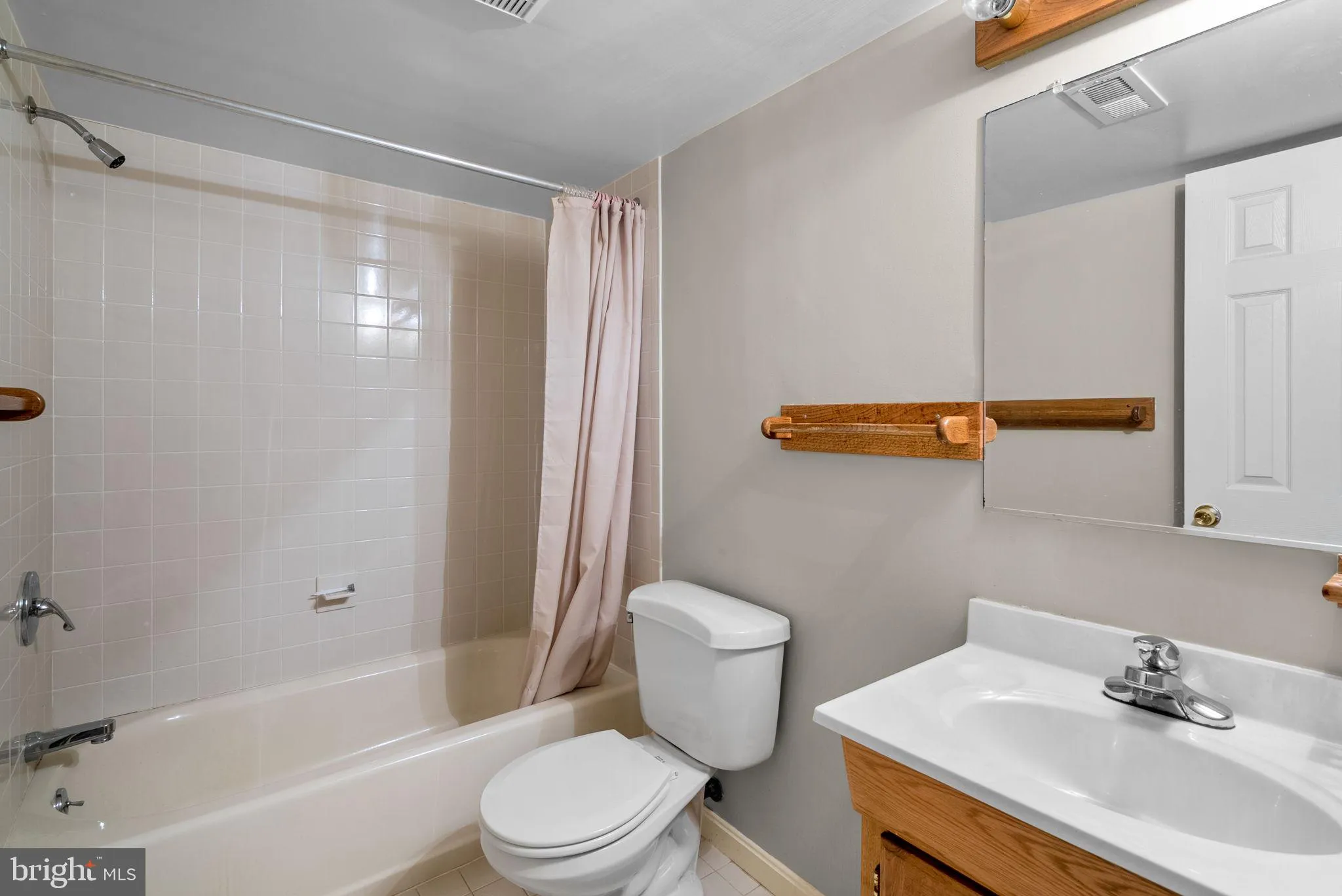 Silver Spring, Maryland 20904, United States, 5 Bedrooms Bedrooms, ,4 BathroomsBathrooms,Residential,Active,203064