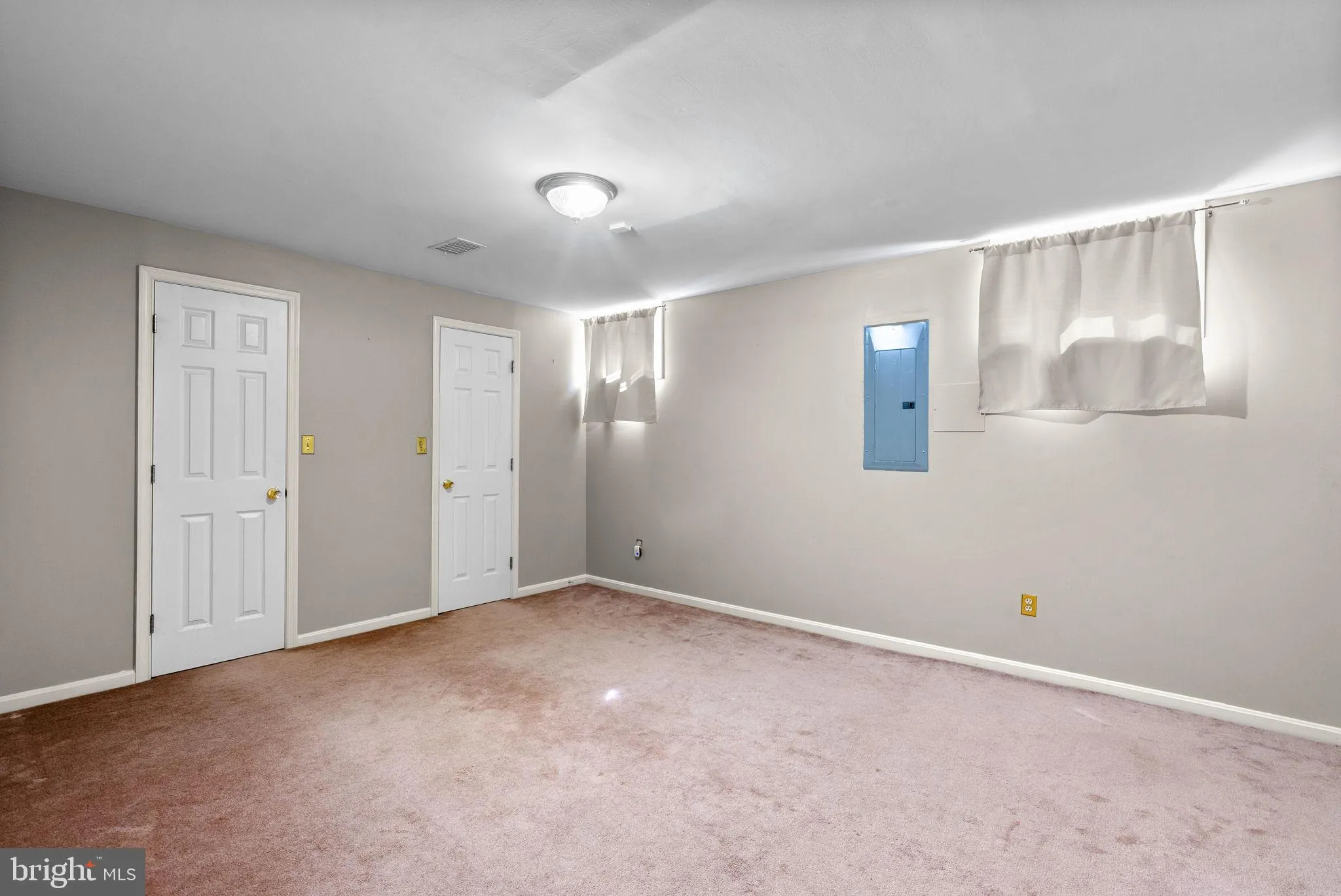 Silver Spring, Maryland 20904, United States, 5 Bedrooms Bedrooms, ,4 BathroomsBathrooms,Residential,Active,203064