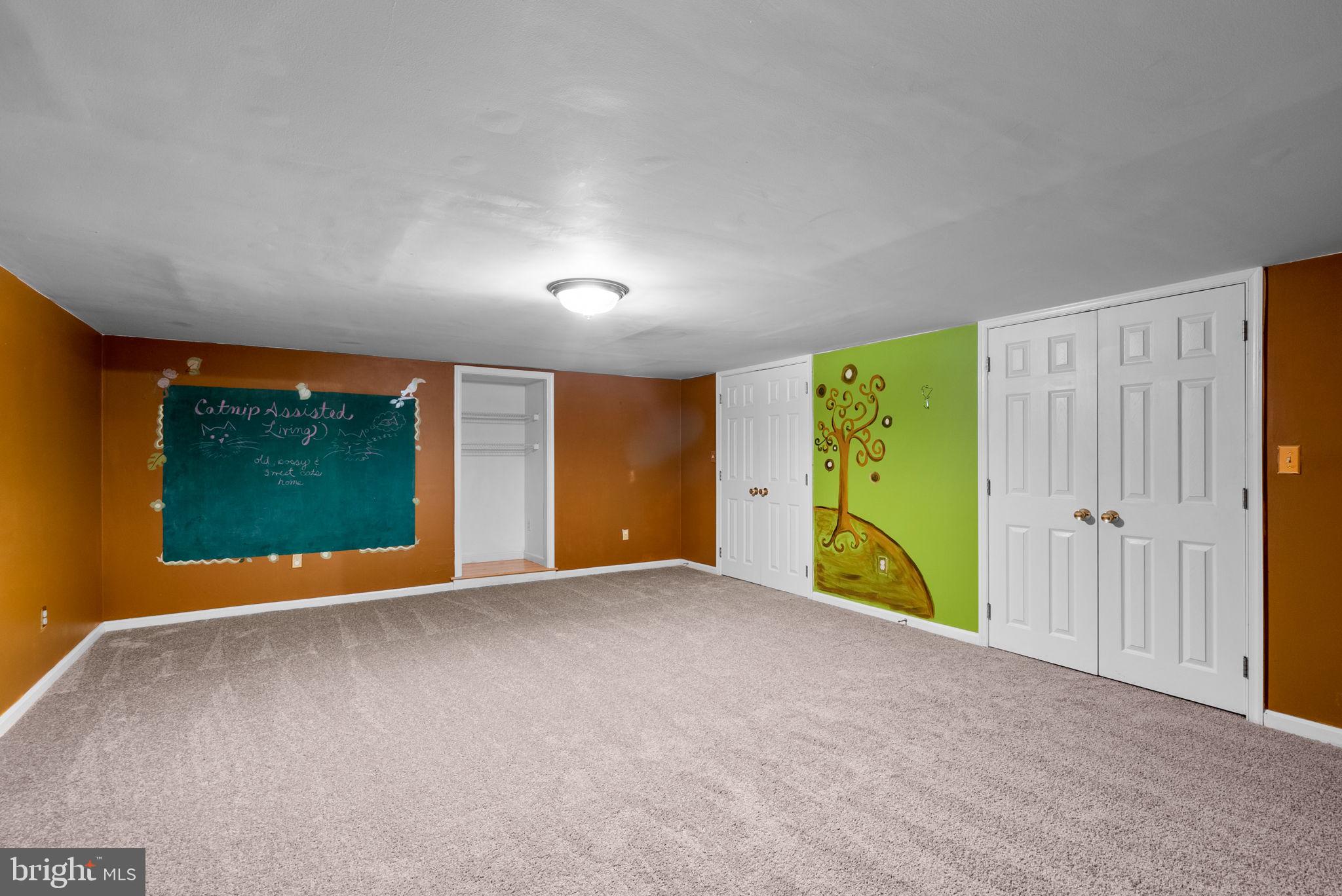 SHERWOOD FOREST MANOR - Residential