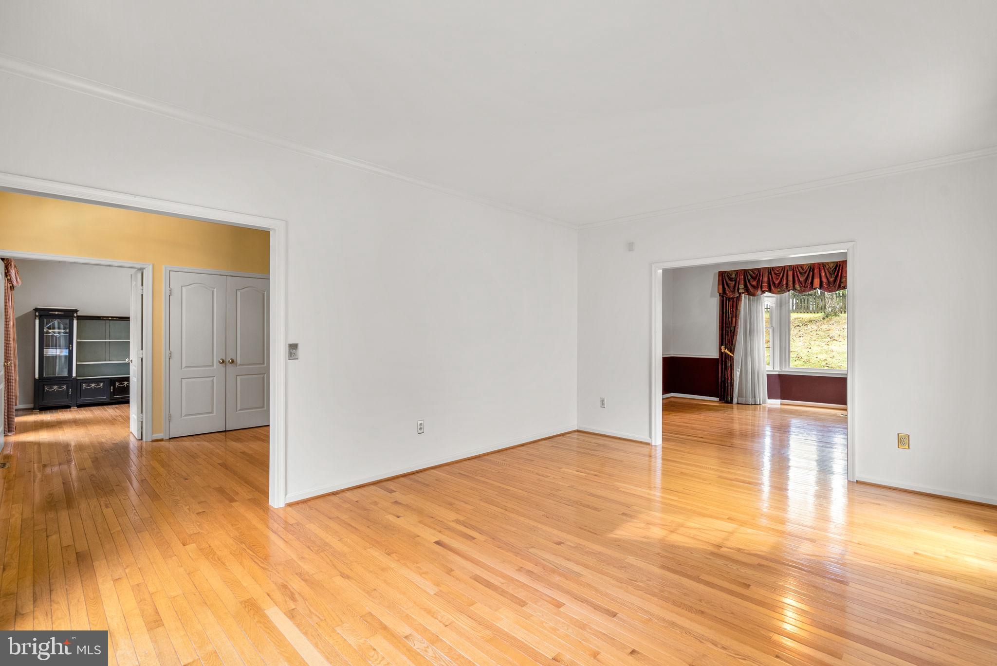 SHERWOOD FOREST MANOR - Residential