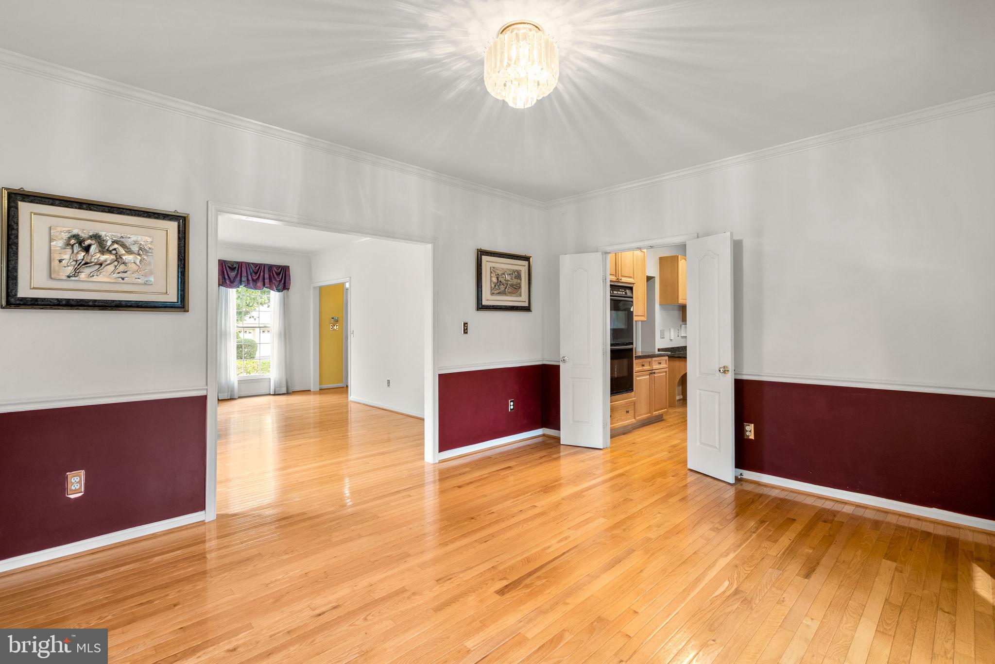 SHERWOOD FOREST MANOR - Residential