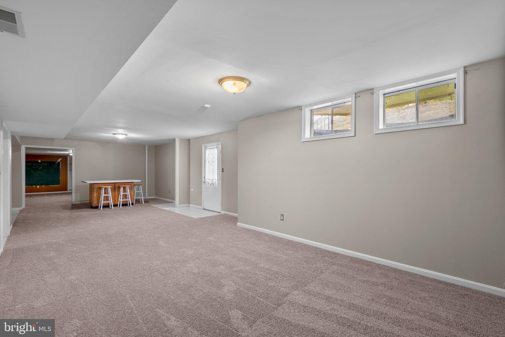 SHERWOOD FOREST MANOR - Residential