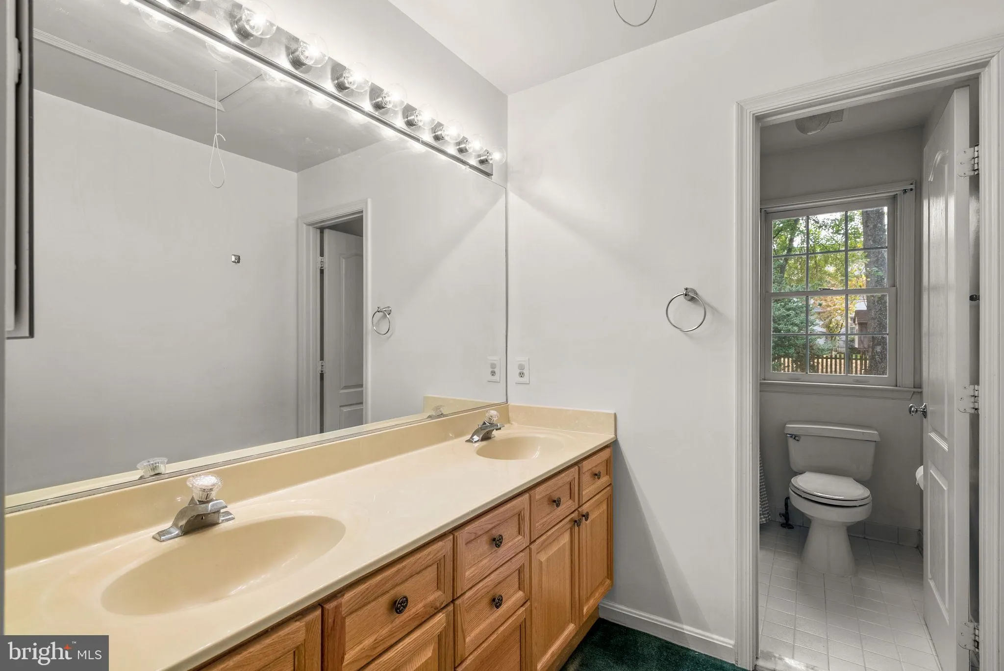 Silver Spring, Maryland 20904, United States, 5 Bedrooms Bedrooms, ,4 BathroomsBathrooms,Residential,Active,203064