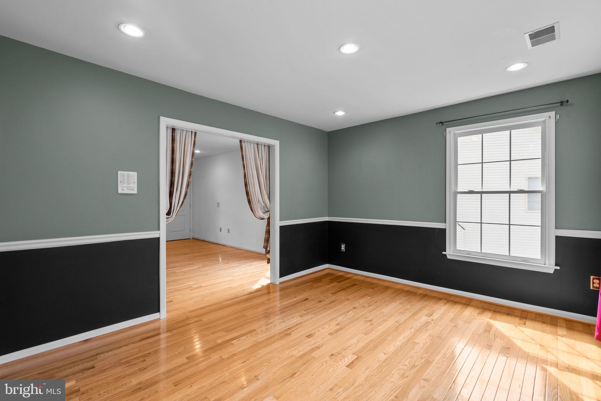 SHERWOOD FOREST MANOR - Residential