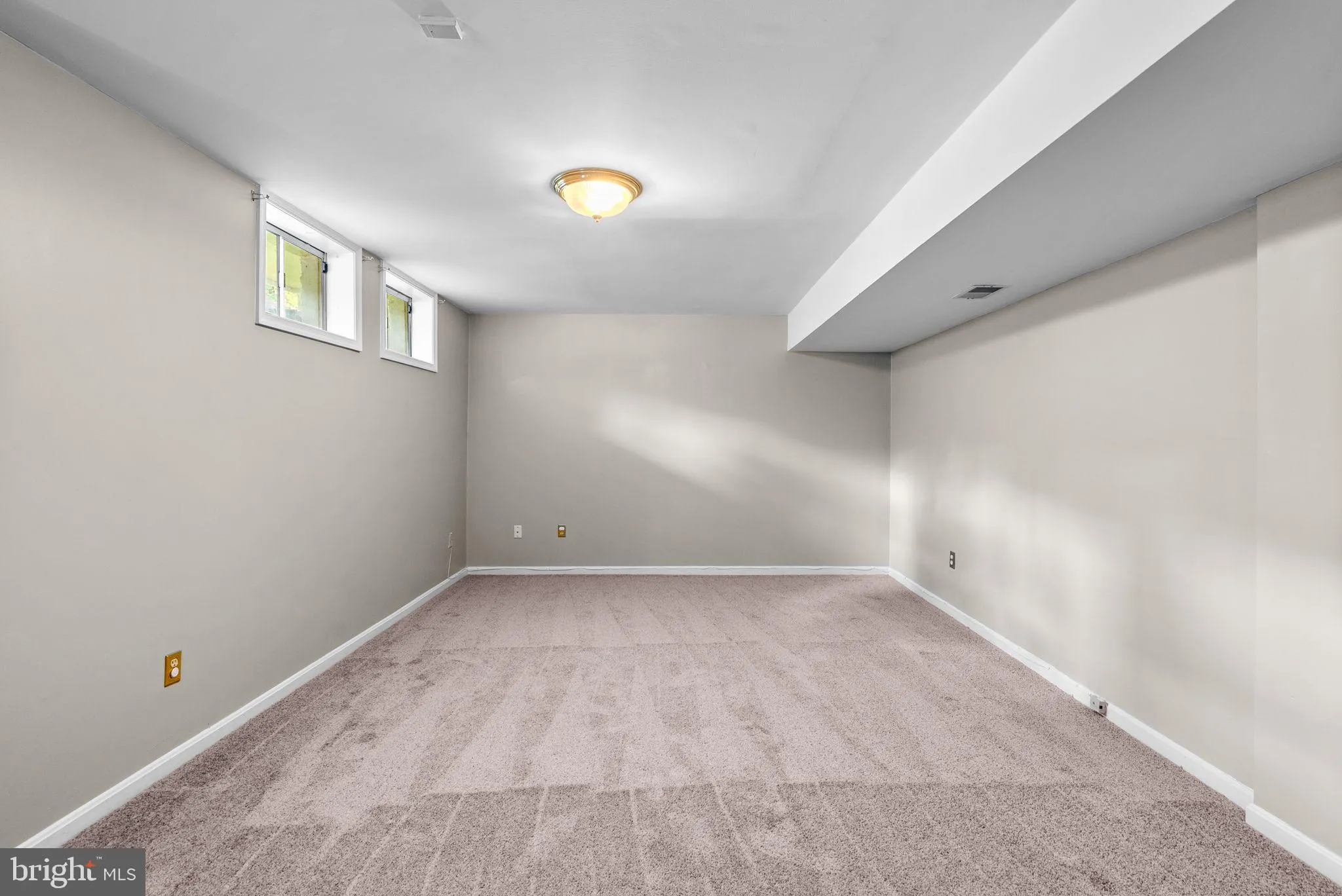 Silver Spring, Maryland 20904, United States, 5 Bedrooms Bedrooms, ,4 BathroomsBathrooms,Residential,Active,203064