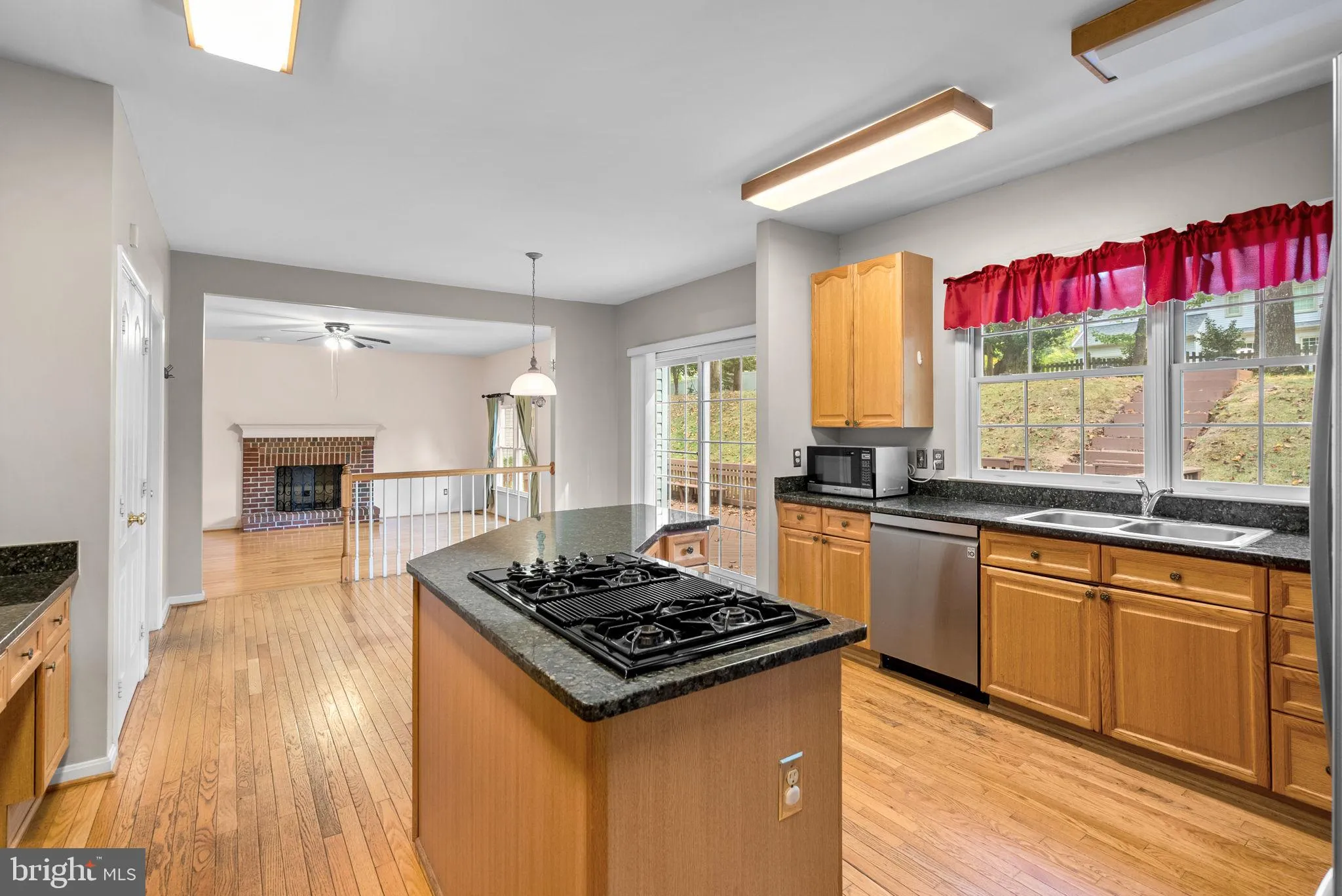 Silver Spring, Maryland 20904, United States, 5 Bedrooms Bedrooms, ,4 BathroomsBathrooms,Residential,Active,203064