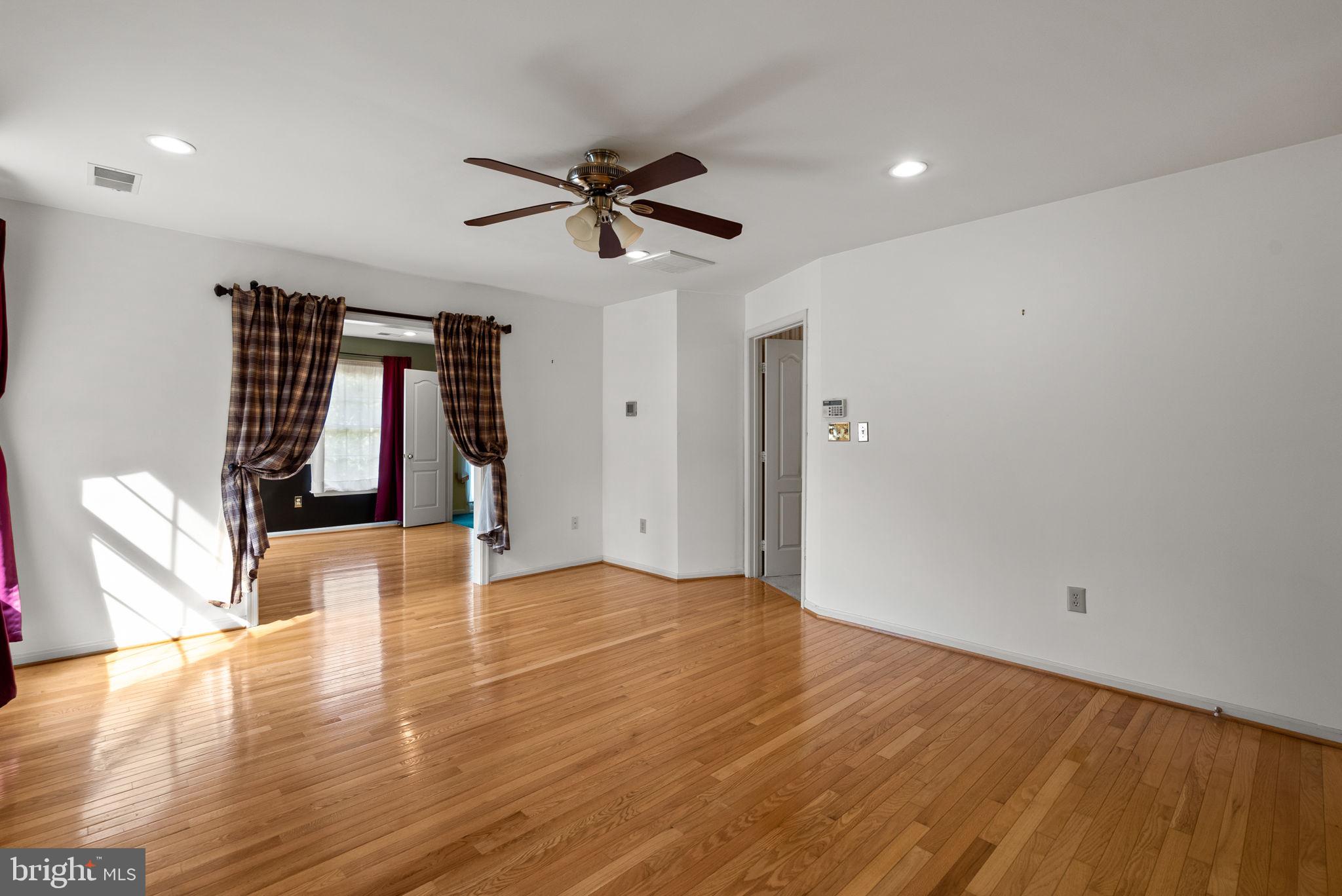 SHERWOOD FOREST MANOR - Residential