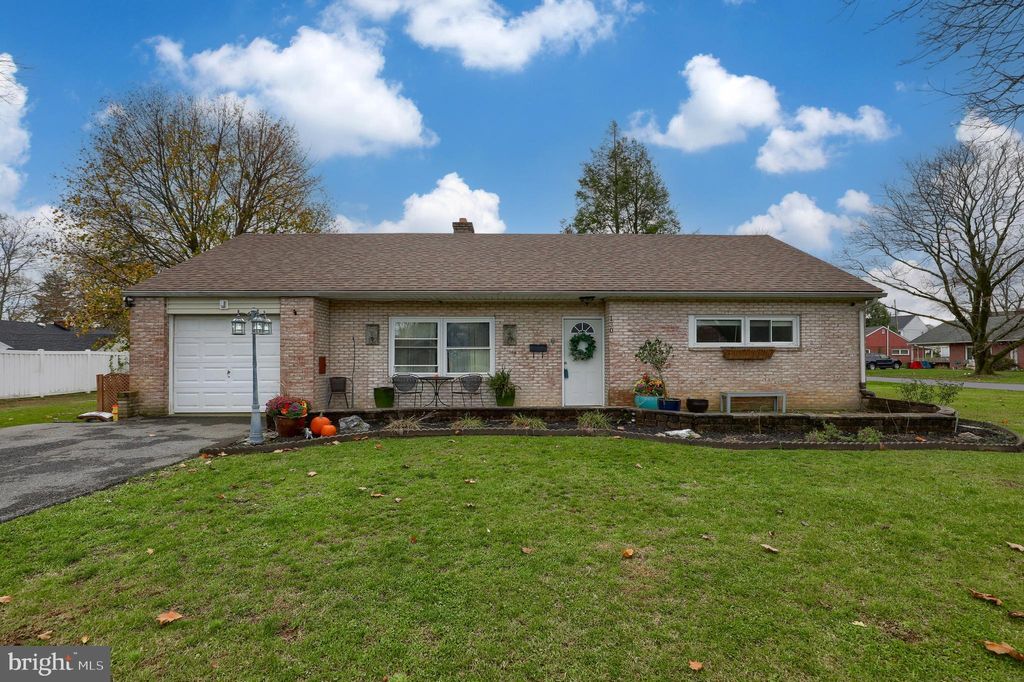 Photo of 130 STANLEY AVE, LANDISVILLE, PA 17538 (MLS # PALA2027976)