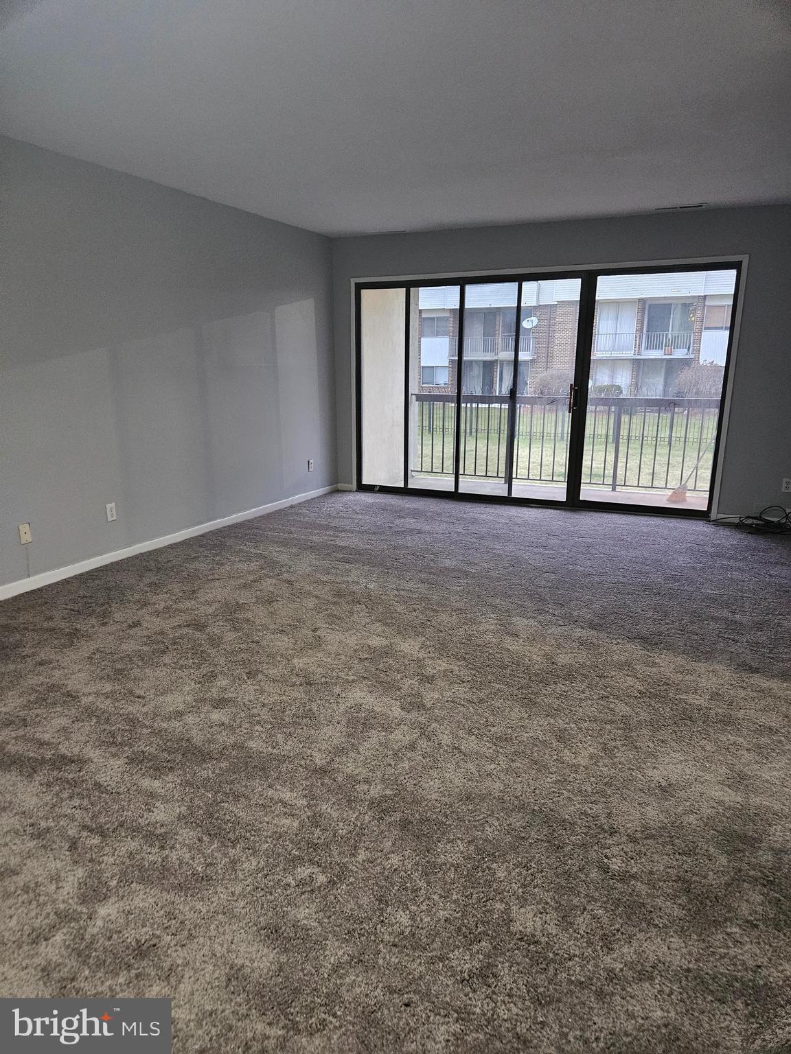 TREETOP CONDO - Residential