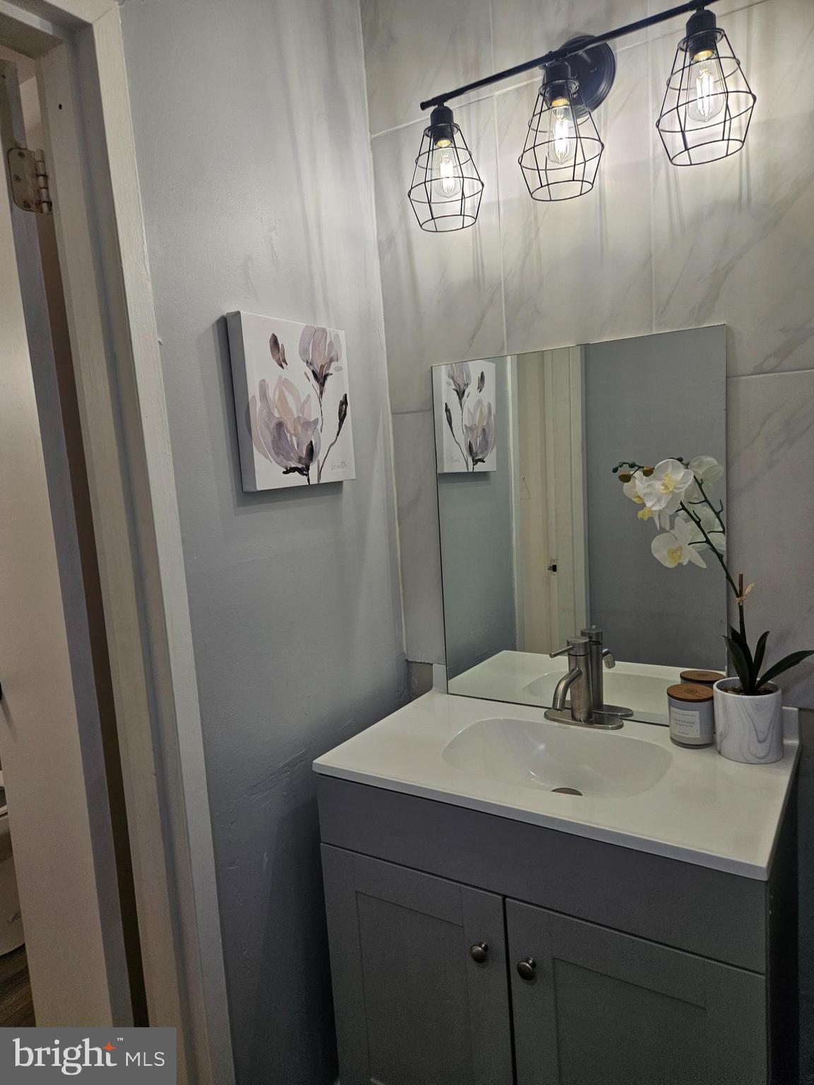 TREETOP CONDO - Residential