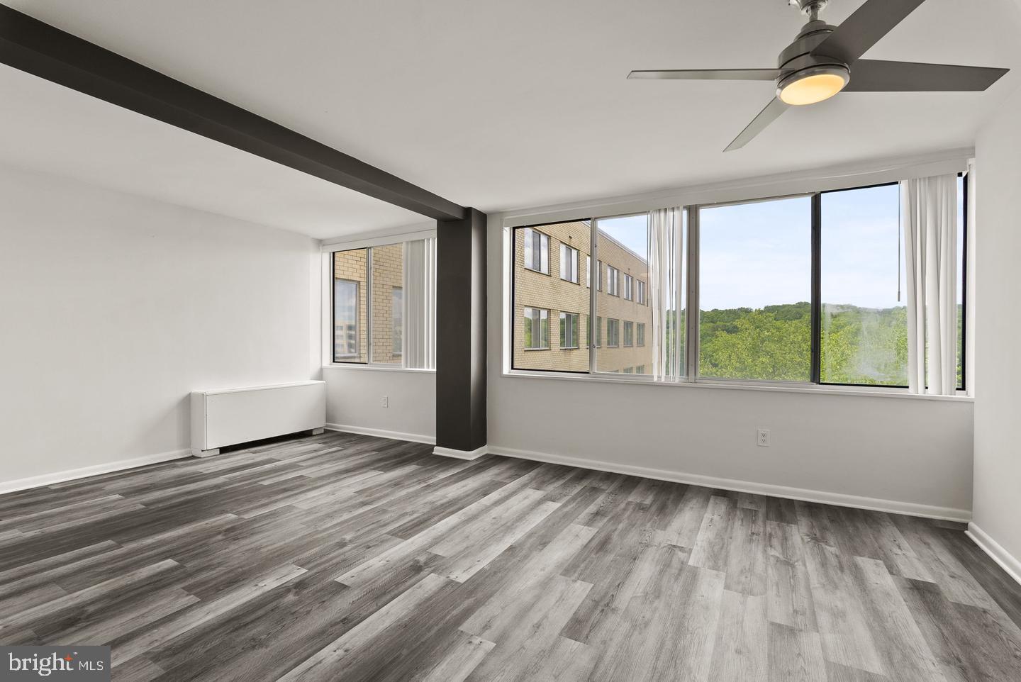 RIVER TOWERS - Residential Lease