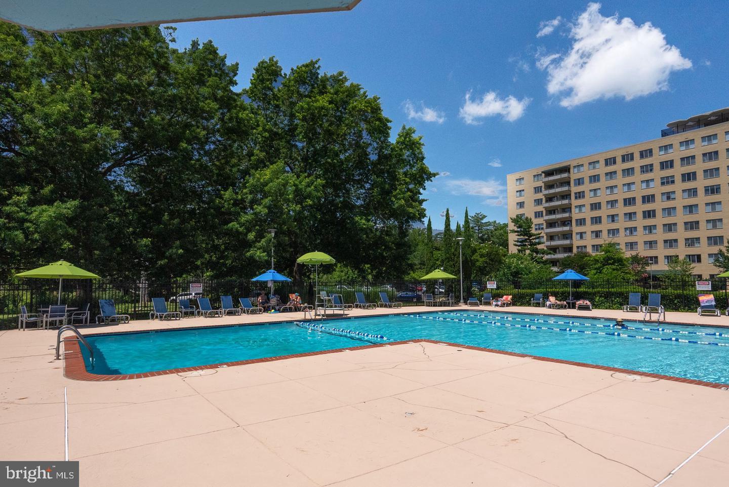 RIVER TOWERS - Residential Lease