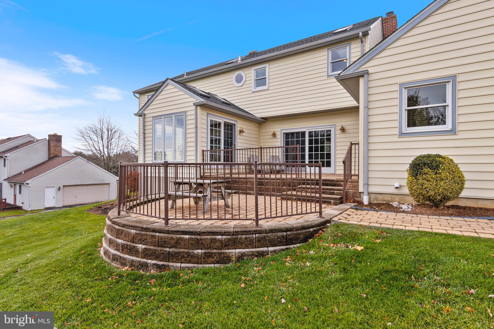 BOW TREE - Residential