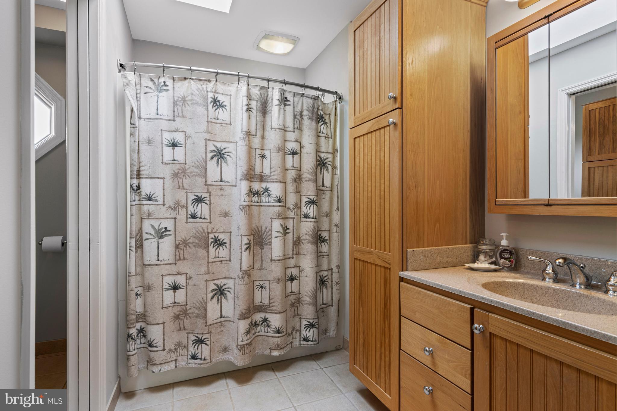 BOW TREE - Residential