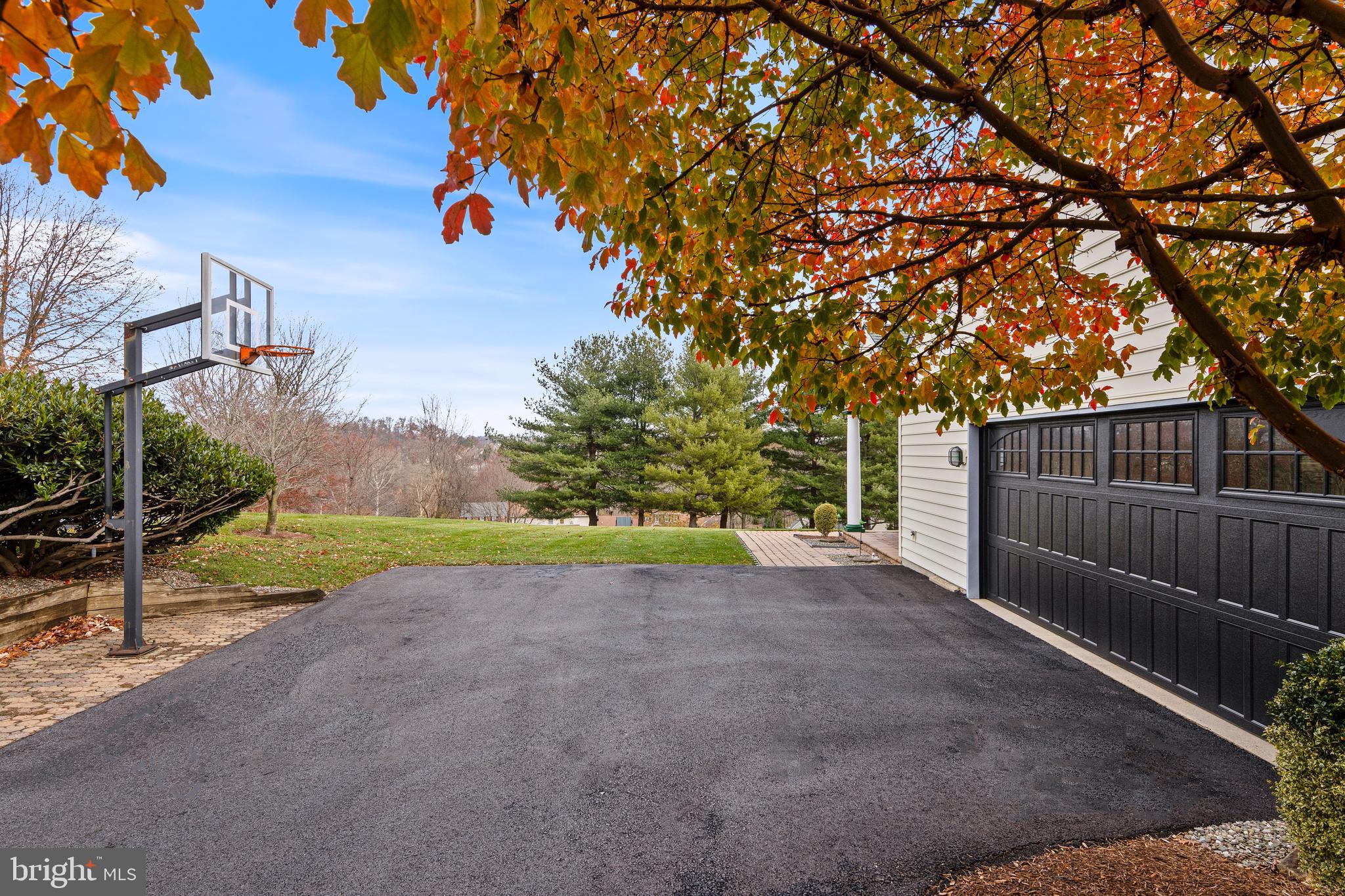 BOW TREE - Residential