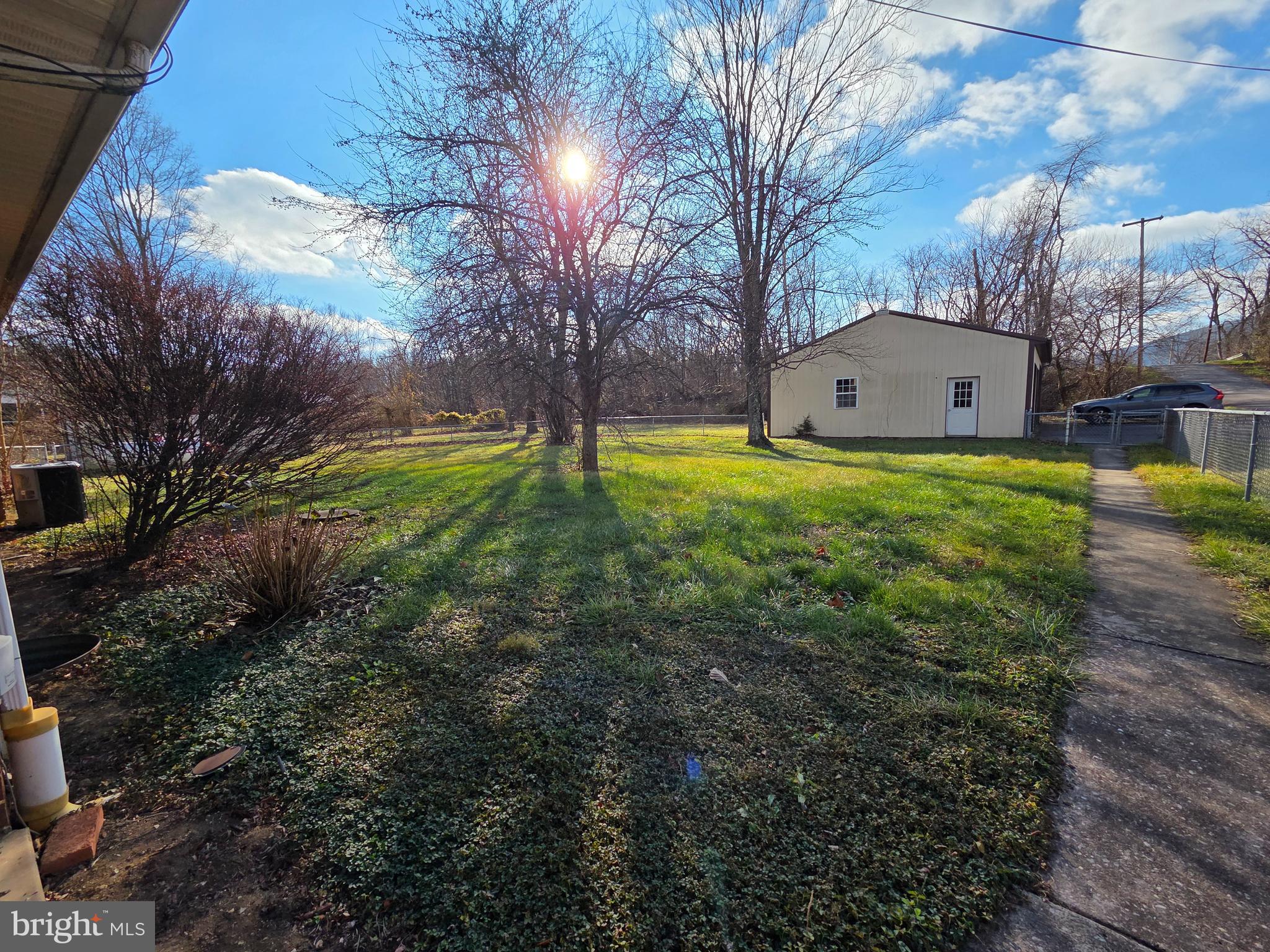 14201 MAPLE LEAF DRIVE SE