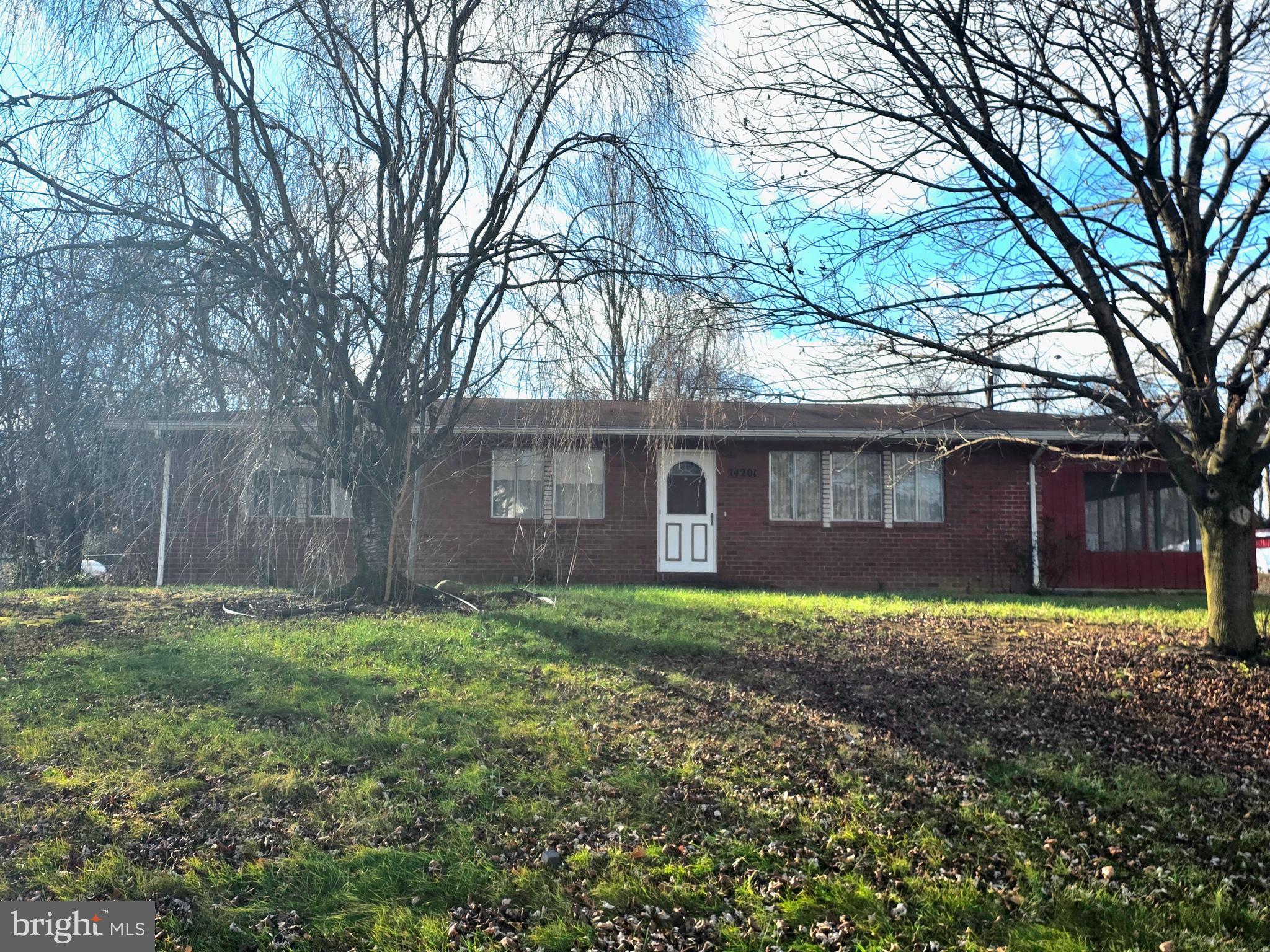 14201 MAPLE LEAF DRIVE SE