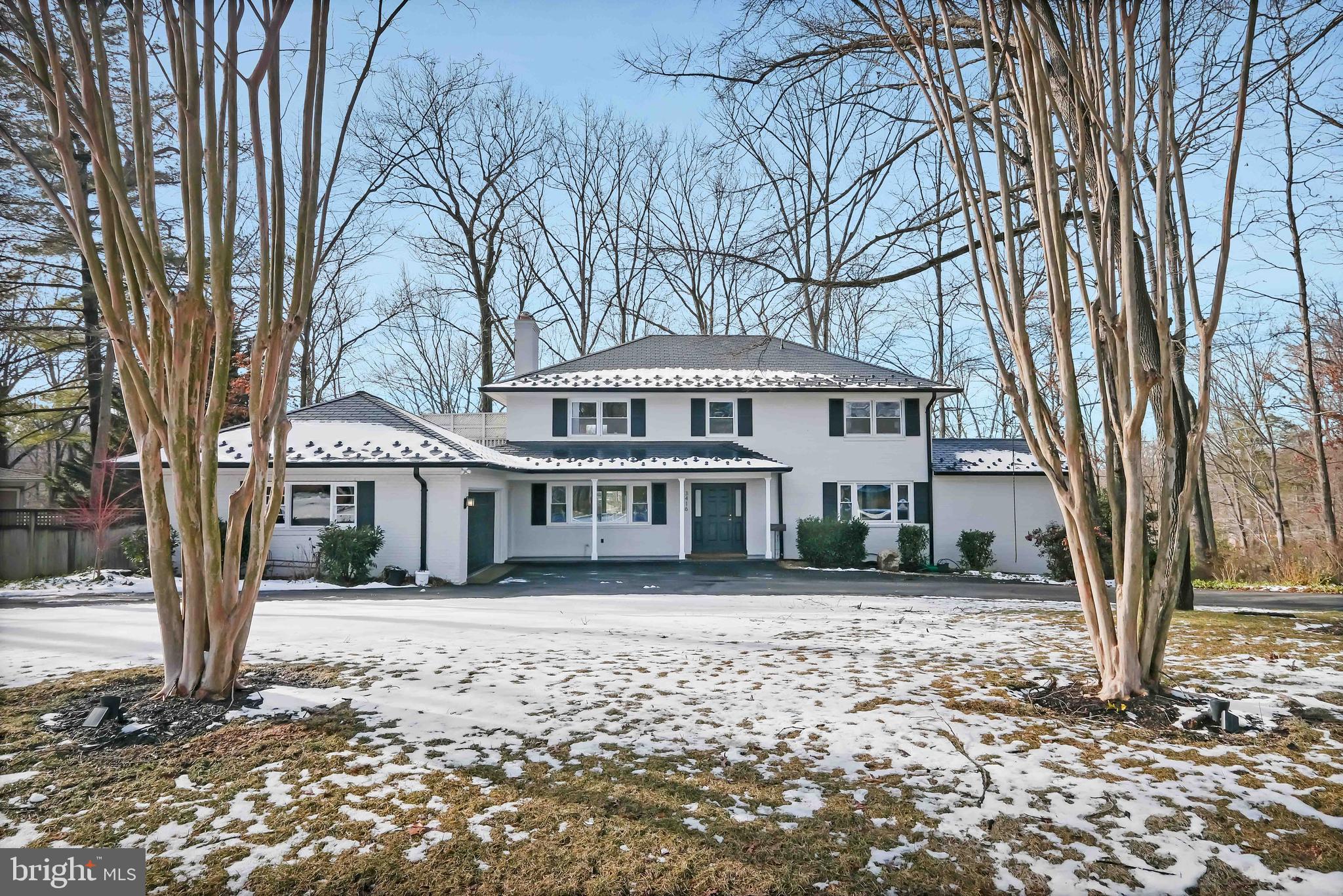 LAKE BARCROFT - Residential