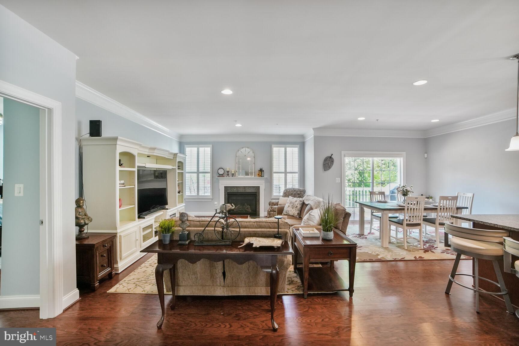 6247 WOODCREST DRIVE