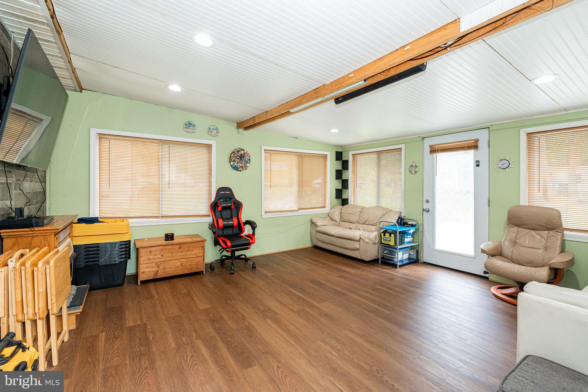 CAROLINE PINES - Residential