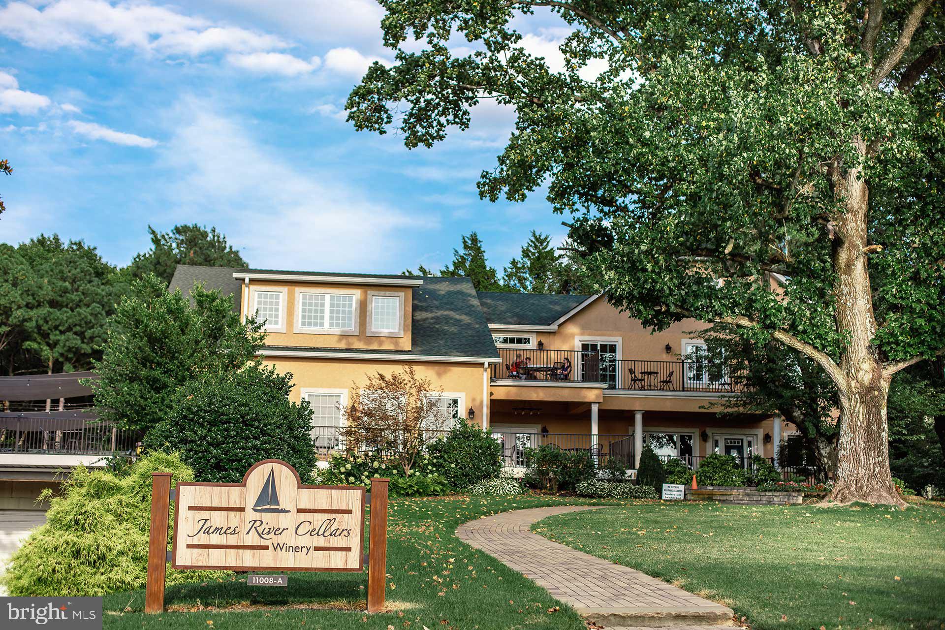 CAROLINE PINES - Residential