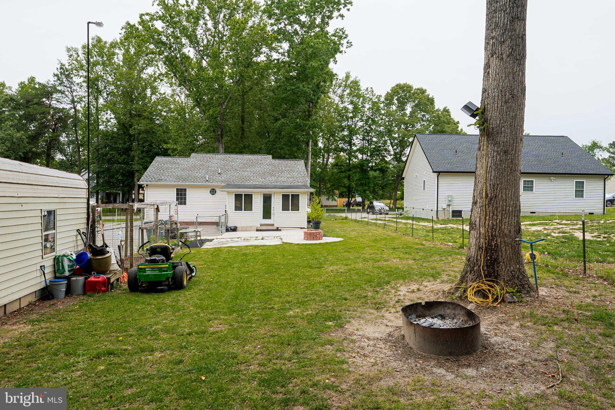 CAROLINE PINES - Residential