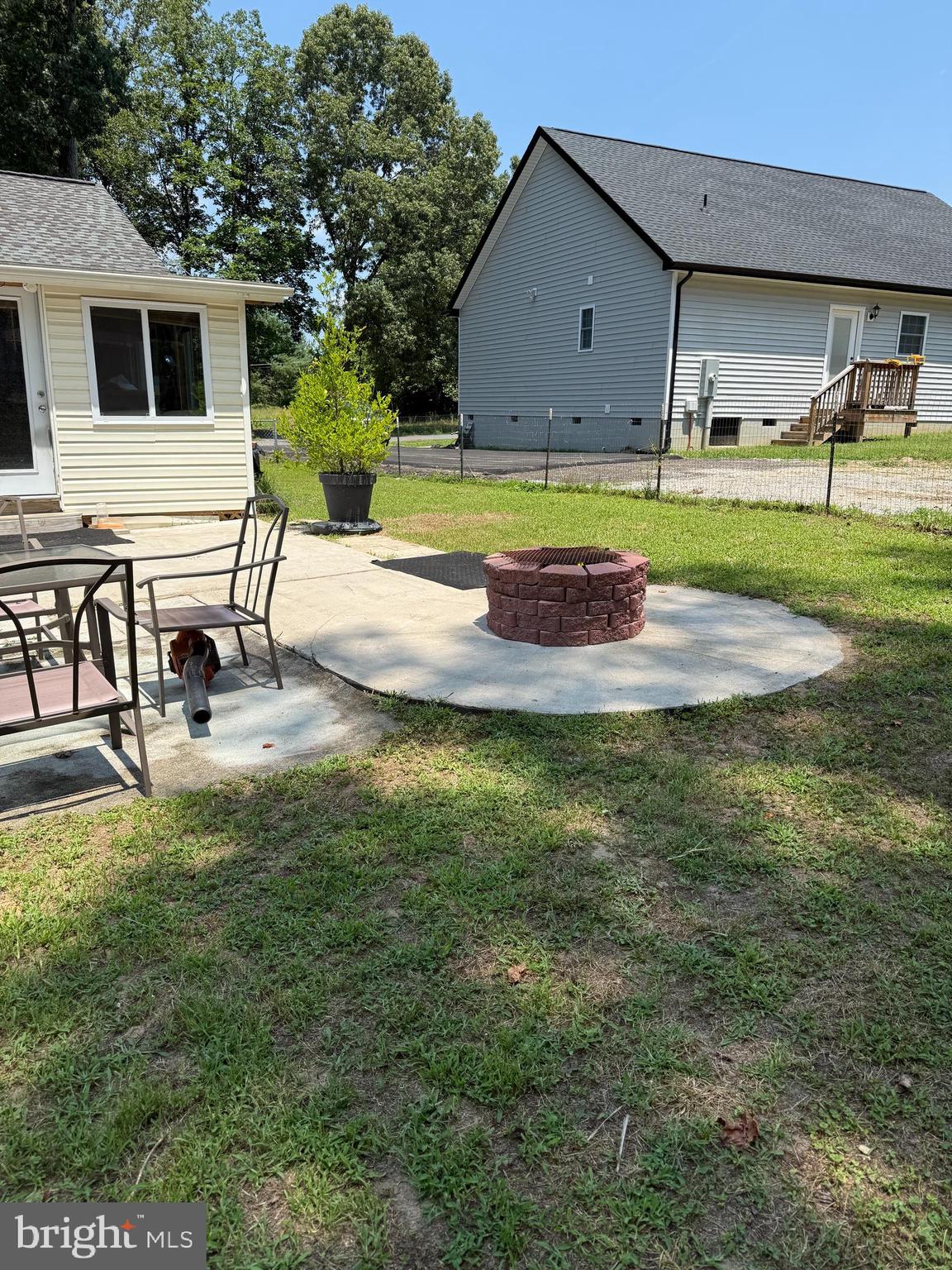 CAROLINE PINES - Residential