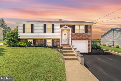 Homes For Sale - 109 N 7th Street<br/> WRIGHTSVILLE, PA 17368