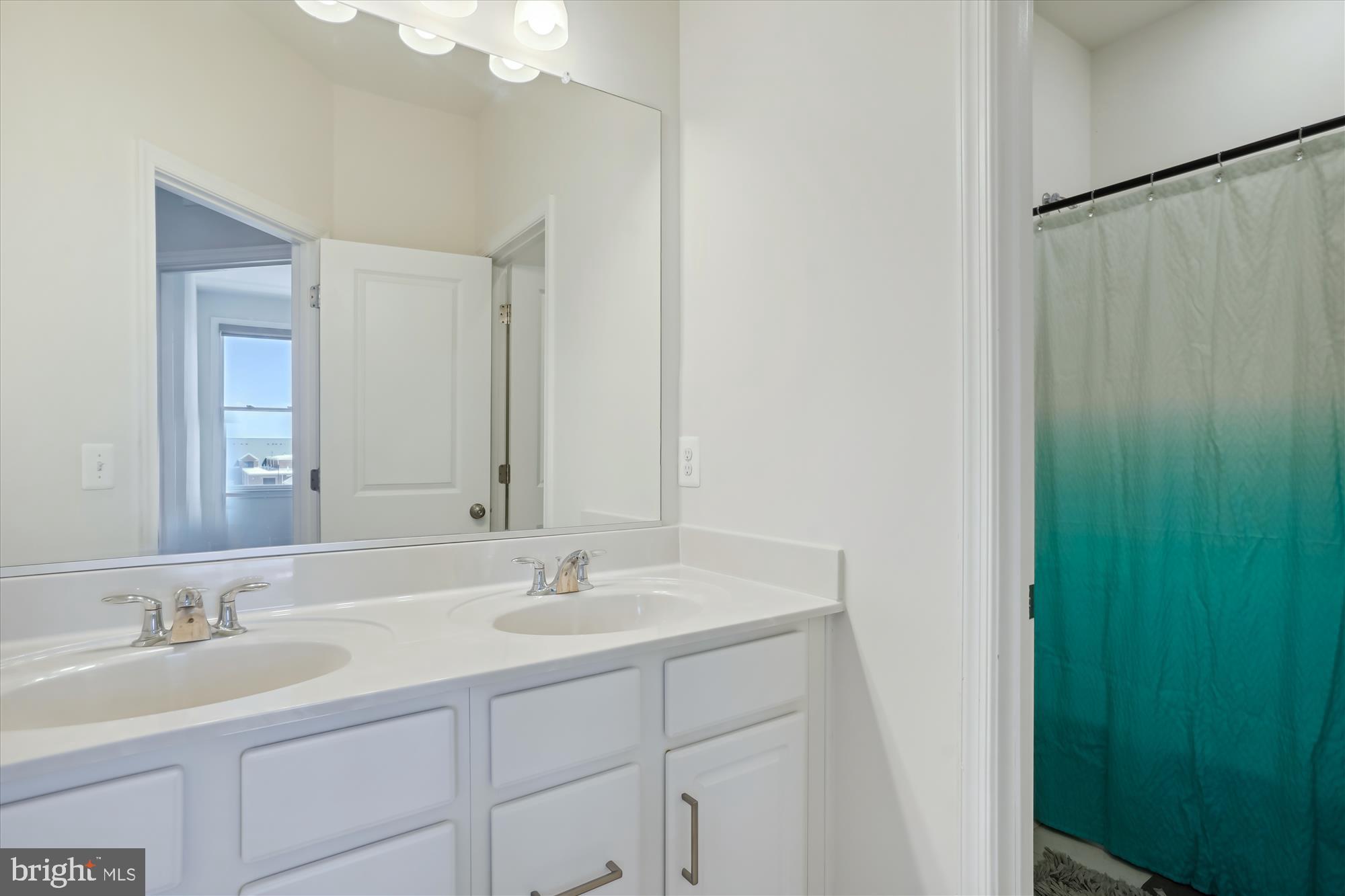 LIBERTY - Residential Lease