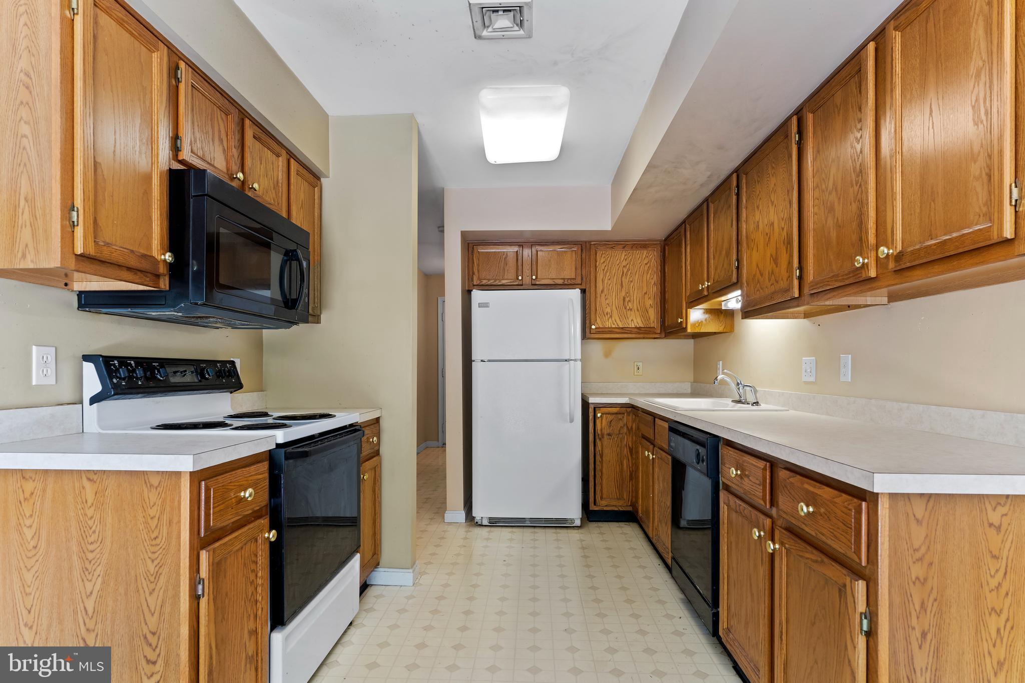 NORTHWOODS CROSSING - Residential
