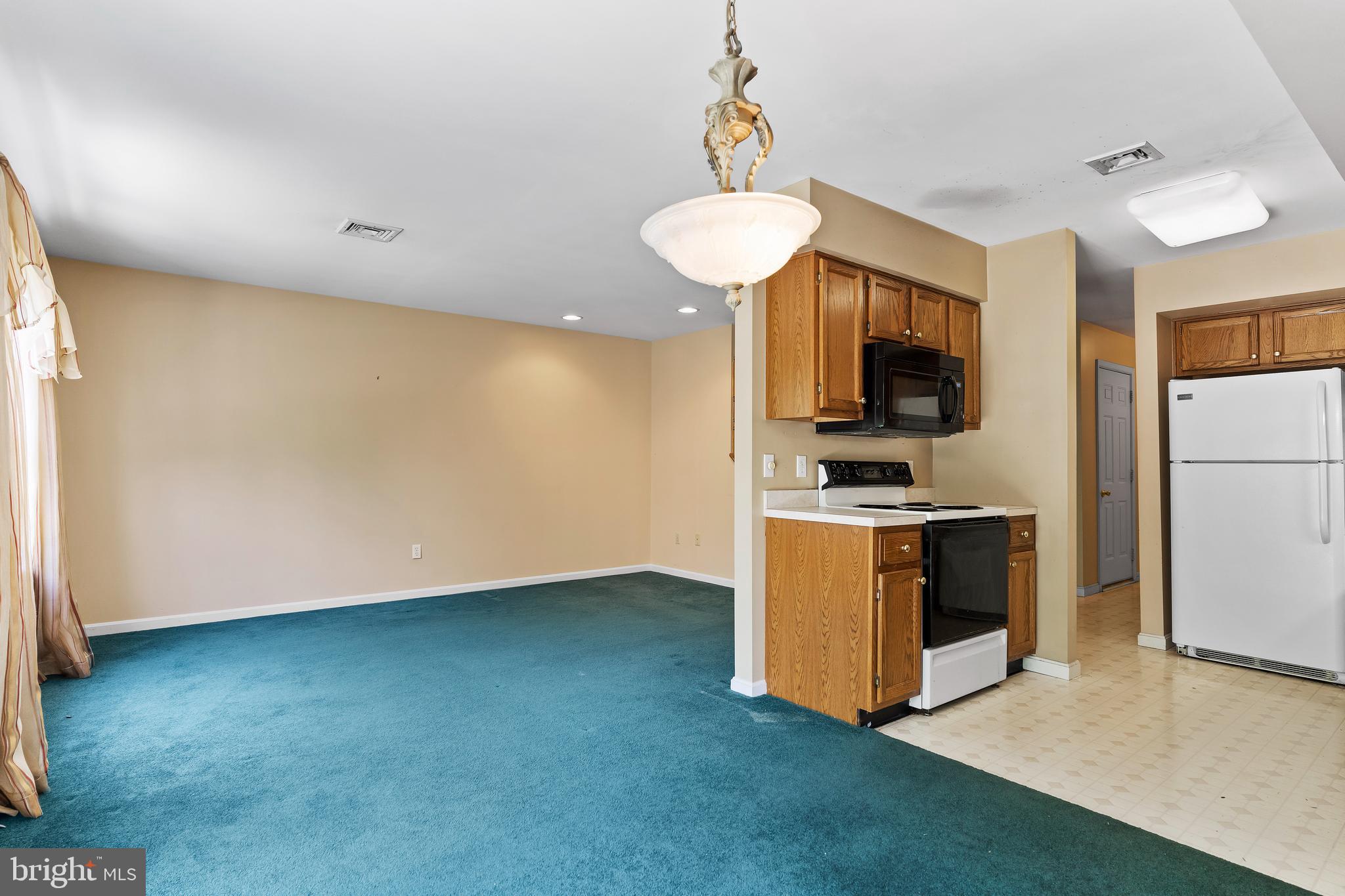 NORTHWOODS CROSSING - Residential