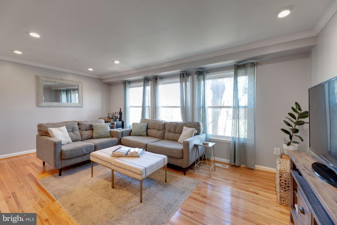 CROMWELL STATION - Residential